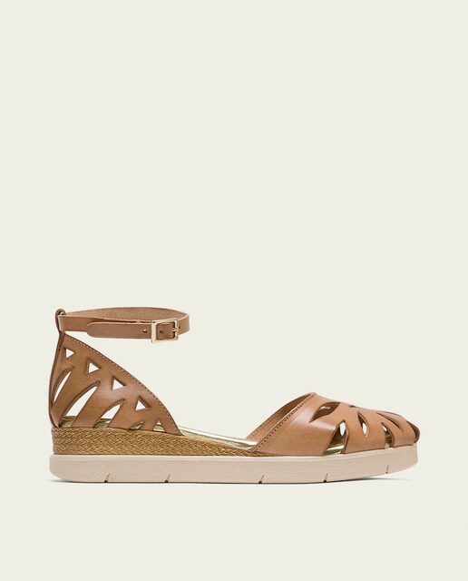 Imagen 0 de Sandalias de mujer de piel con pala y talón cerrado