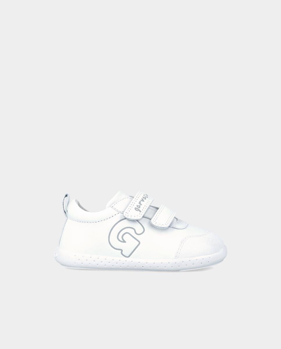 Zapatillas de piel de niños respetuosas con el crecimiento del pie