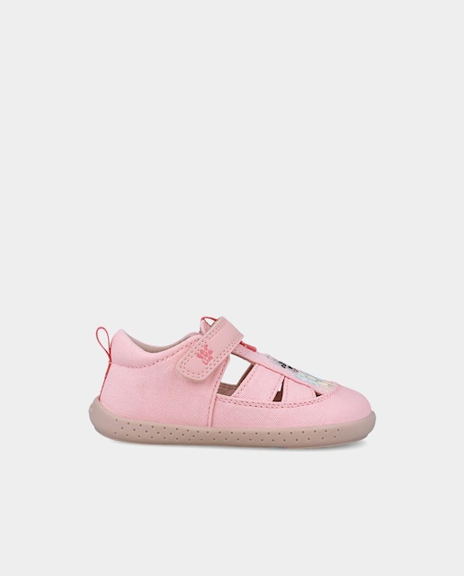 Imagen 0 de Sandalias cerradas de niños realizadas con materiales respetuosos y minimalistas
