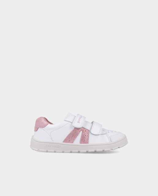 Imagen 0 de Zapatillas de piel de niños realizadas con materiales respetuosos y minimalistas