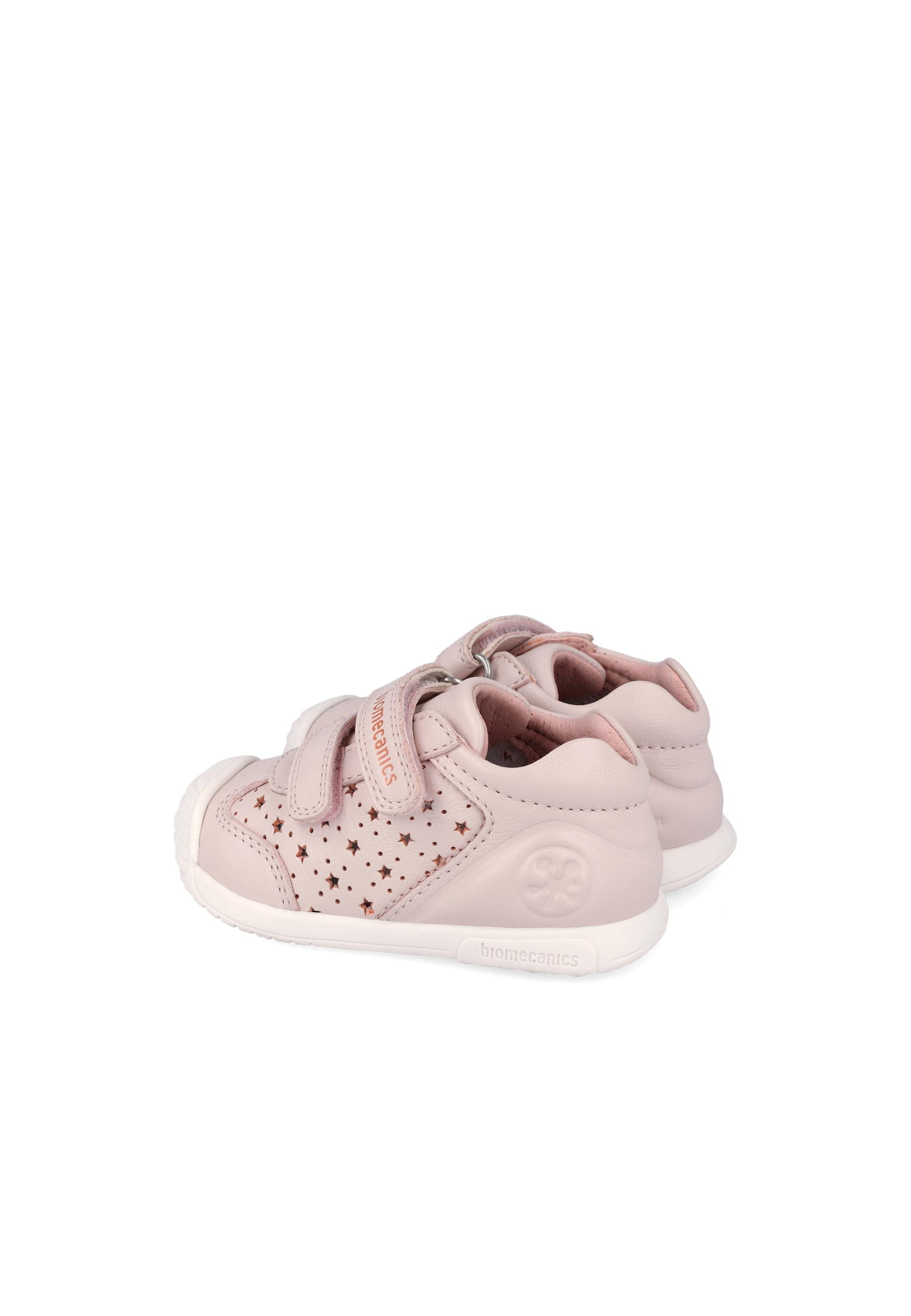 Biomecanics - Zapatillas de piel de bebés con cierre adherente y estrellas caladas.