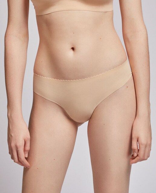 Imagen 0 de Braguita brasileña invisible con corte láser