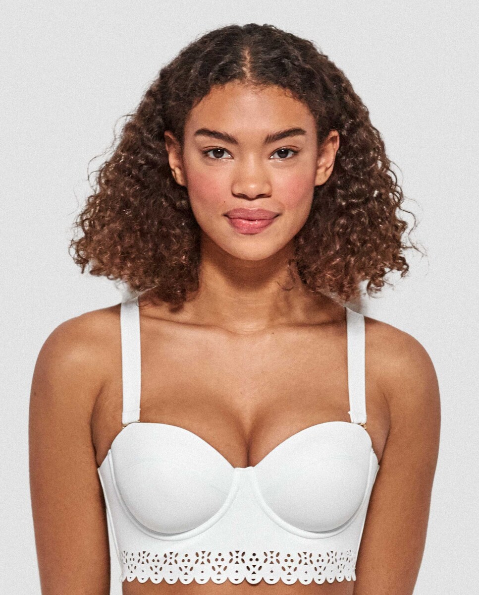 Top de bikini bandeau con calados · Gisela · El Corte Inglés