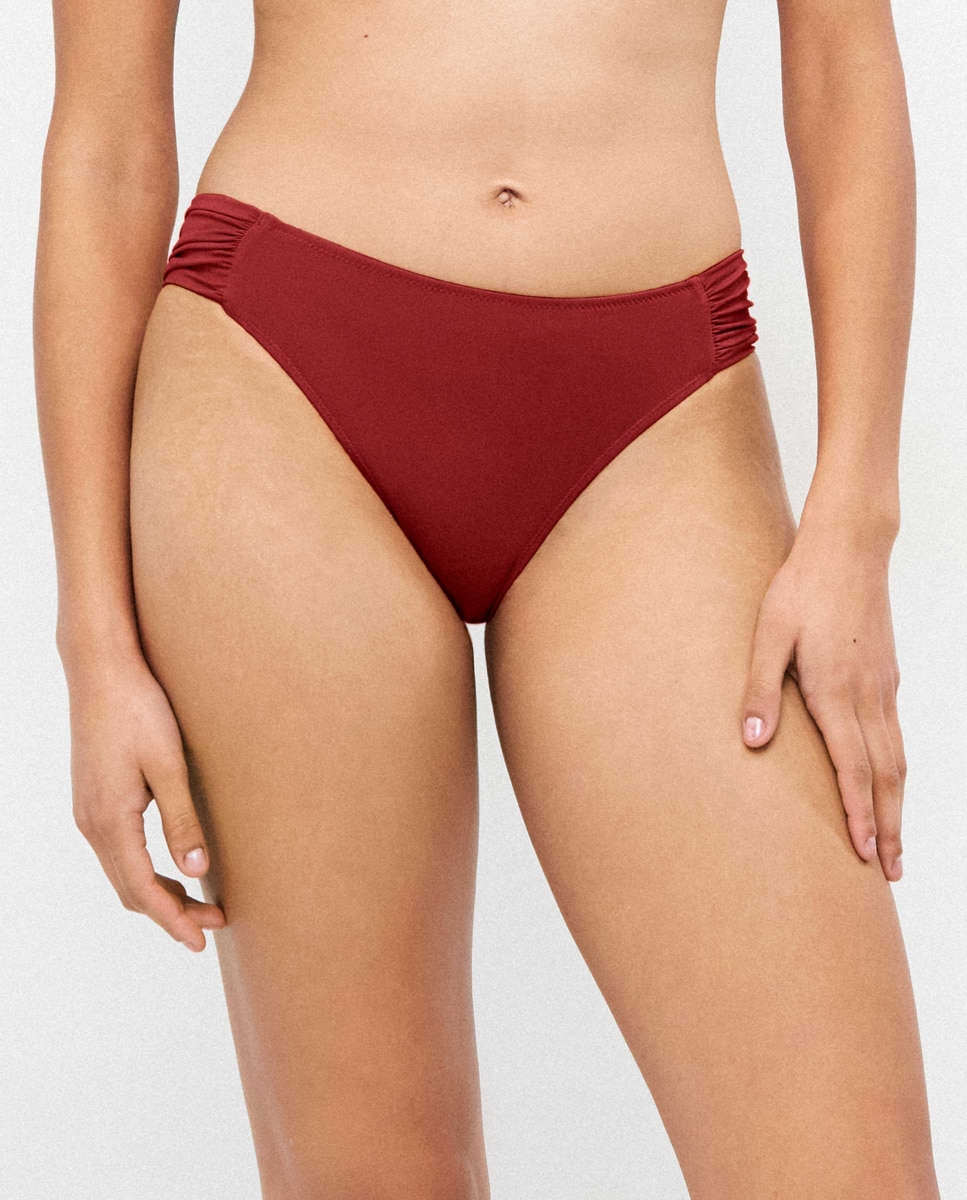 Gisela - Braguita bikini clásica fruncidos laterales.