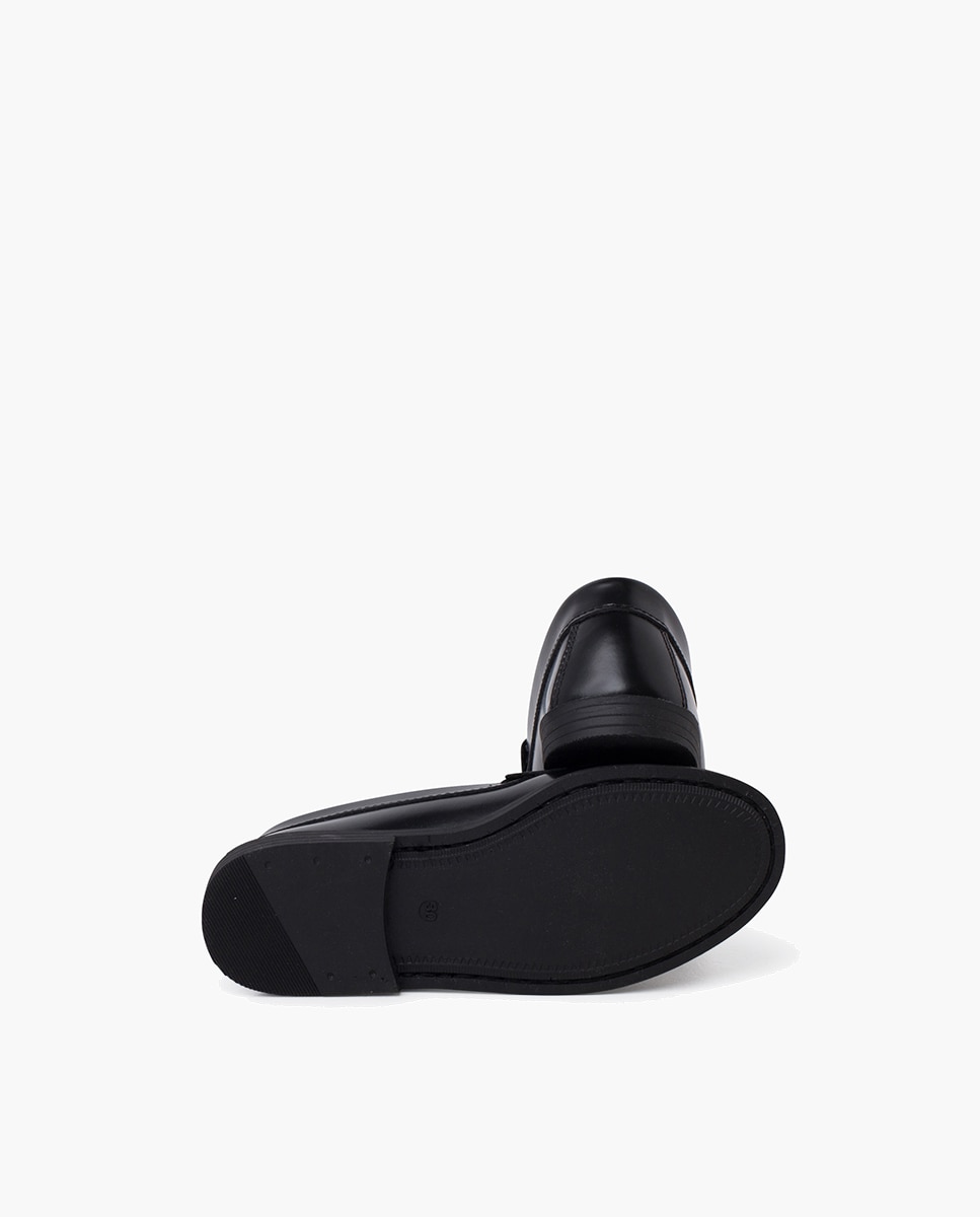 Mocassins Castelhano com Acabamento Mate e Travessão Infantil Preto-2