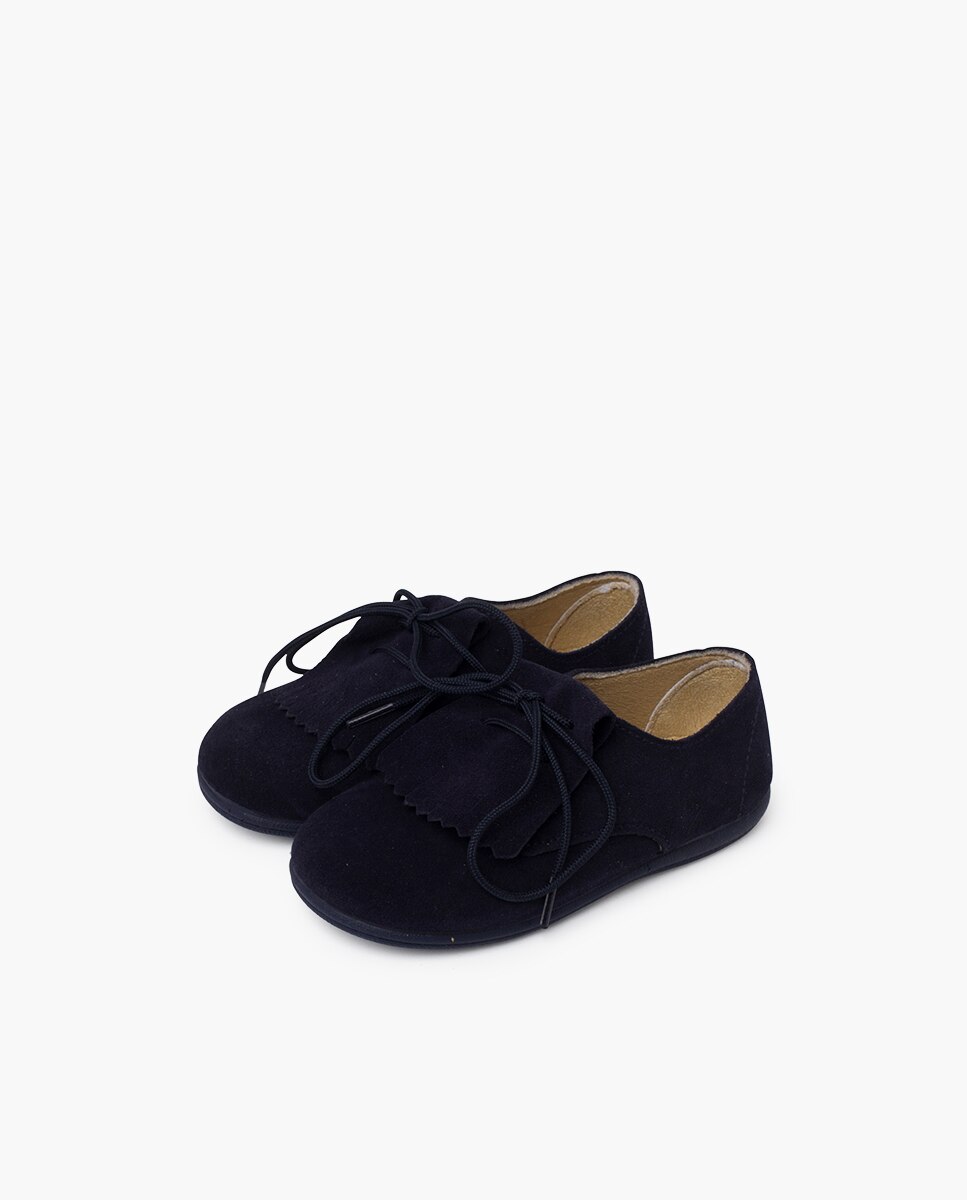 Pisamonas - Zapatos de cordones de niños de serraje con lengüeta de flecos.