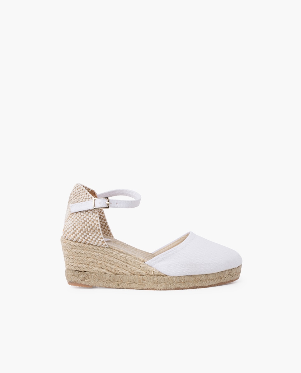 Pisamonas - Alpargatas de niña con cuña alta y hebilla.