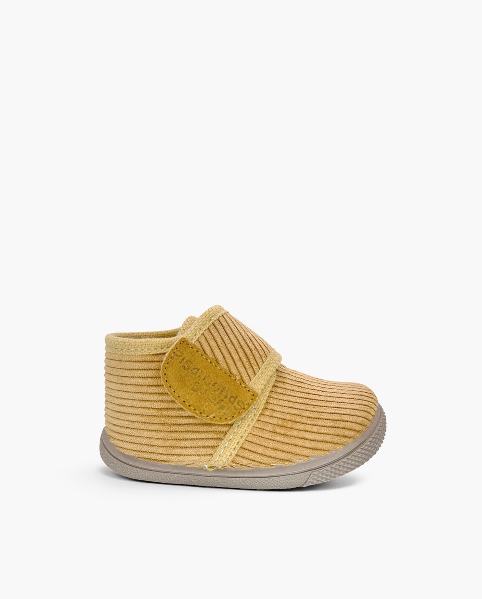 Imagen 0 de Zapatillas de casa cerradas de niños casa pana barefoot tira Mostaza