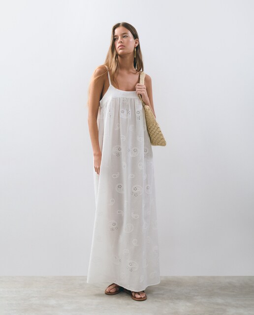 Imagen 0 de Vestido largo de tirantes con estampado paisley