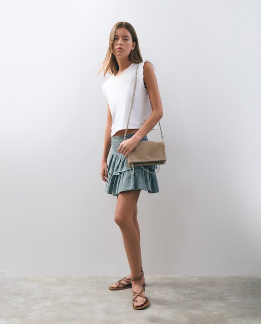 Imagen 0 de Falda corta con smock y bordados