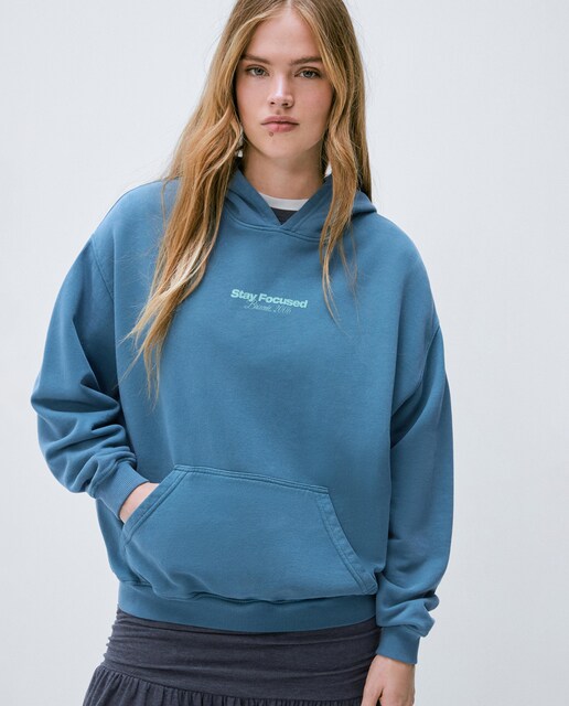 Imagen 0 de Sudadera de mujer con capucha y texto en la espalda