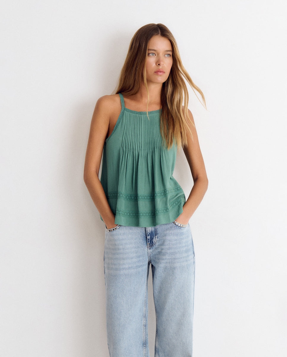 Imagen 0 de Top de mujer de tirantes con cuello halter Verde