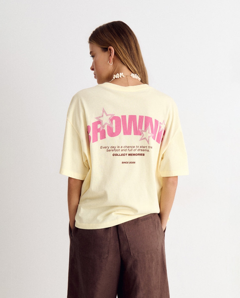Imagen 0 de Camiseta de mujer con logo y estrellas Amarillo