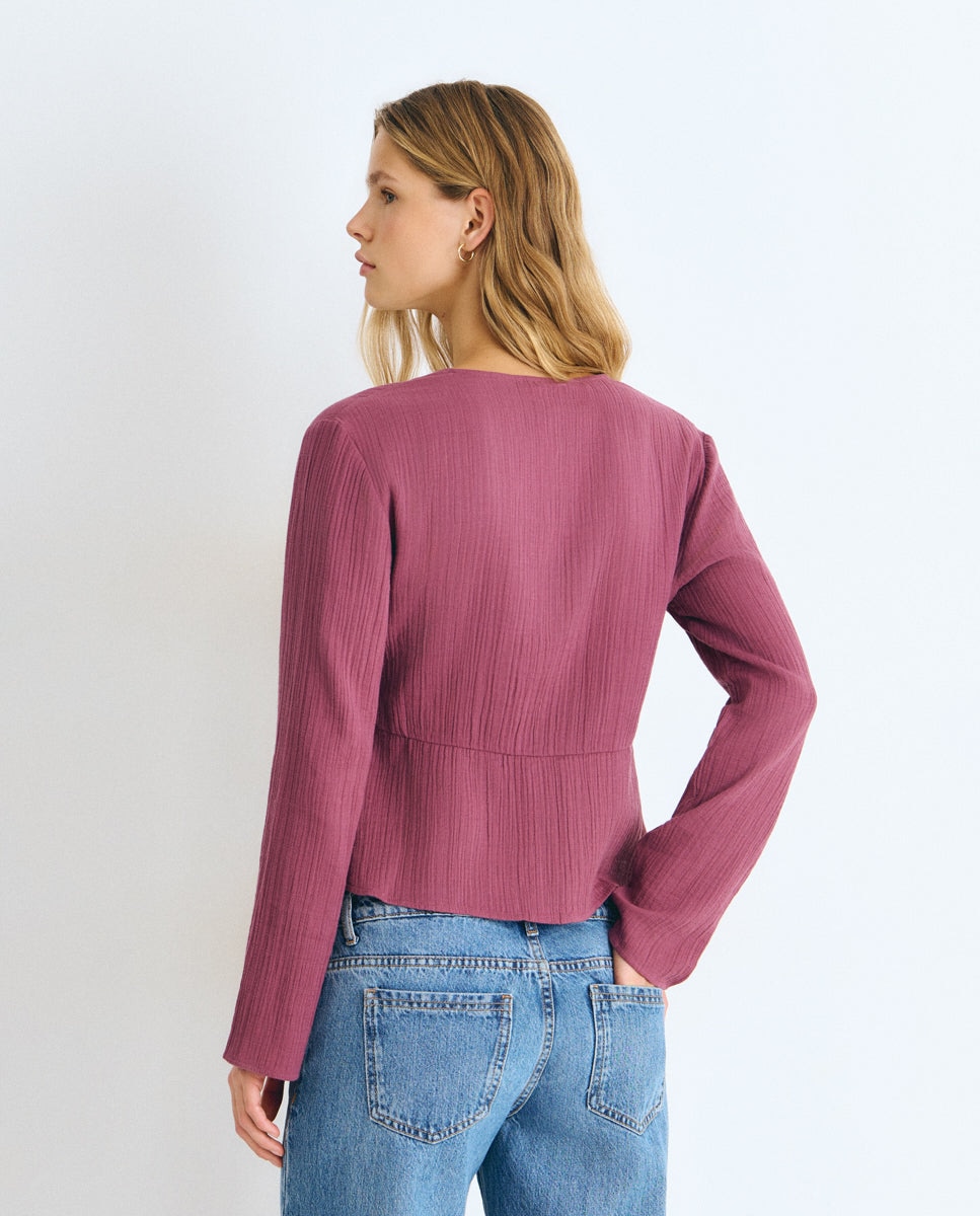 Blusa de mujer con cuello de pico y tachas - Brownie - Rosa Rosa-2
