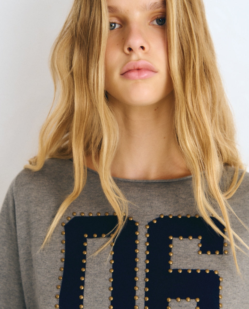Jersey de mujer de cuello abierto con número - Brownie - Gris Gris-4