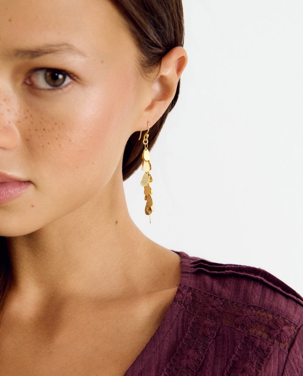 Imagen 0 de Pendientes largos con chapitas dorados Dorado