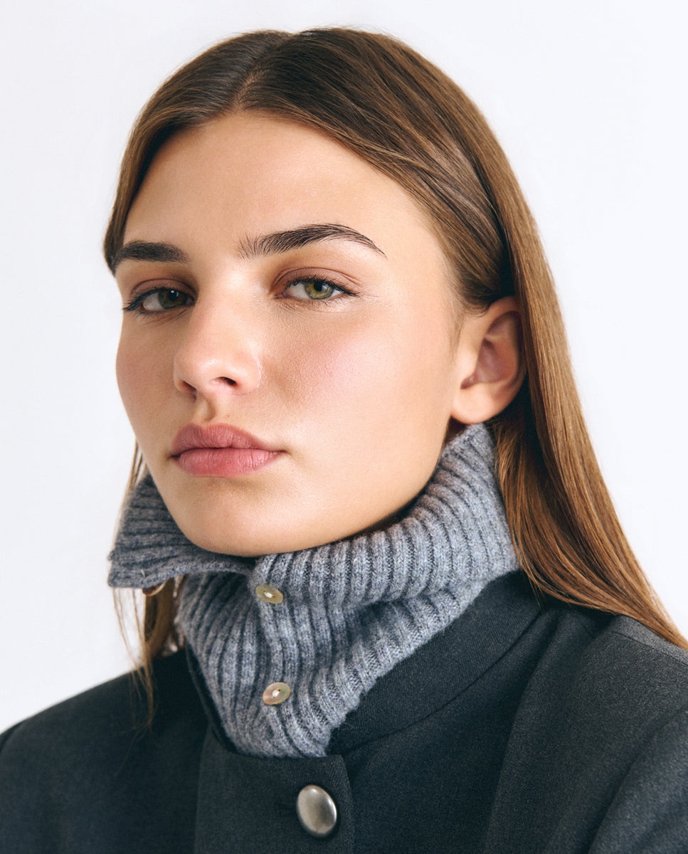 Imagen 1 de Cuello de mujer de punto de canalé Gris