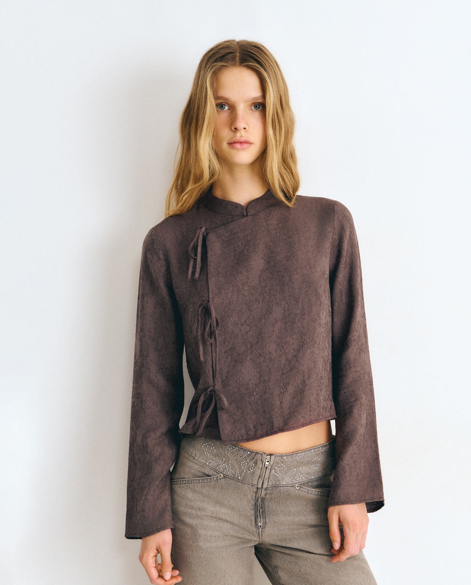 Blusa de mujer con tejido jacquard y lazos - Brownie - Marrón Marrón-1