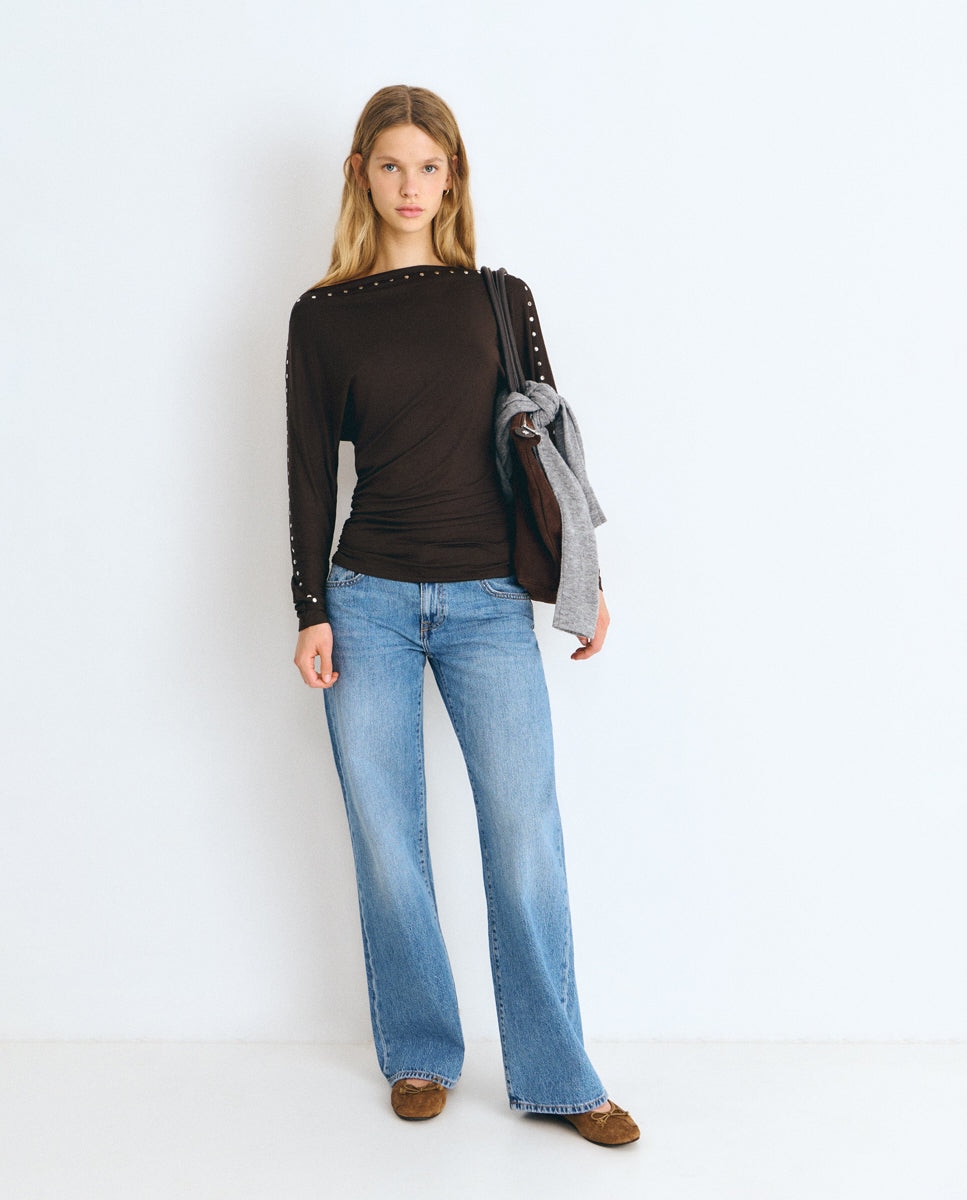Camiseta de mujer con cuello de barco y tachas - Brownie - Negro Negro-3