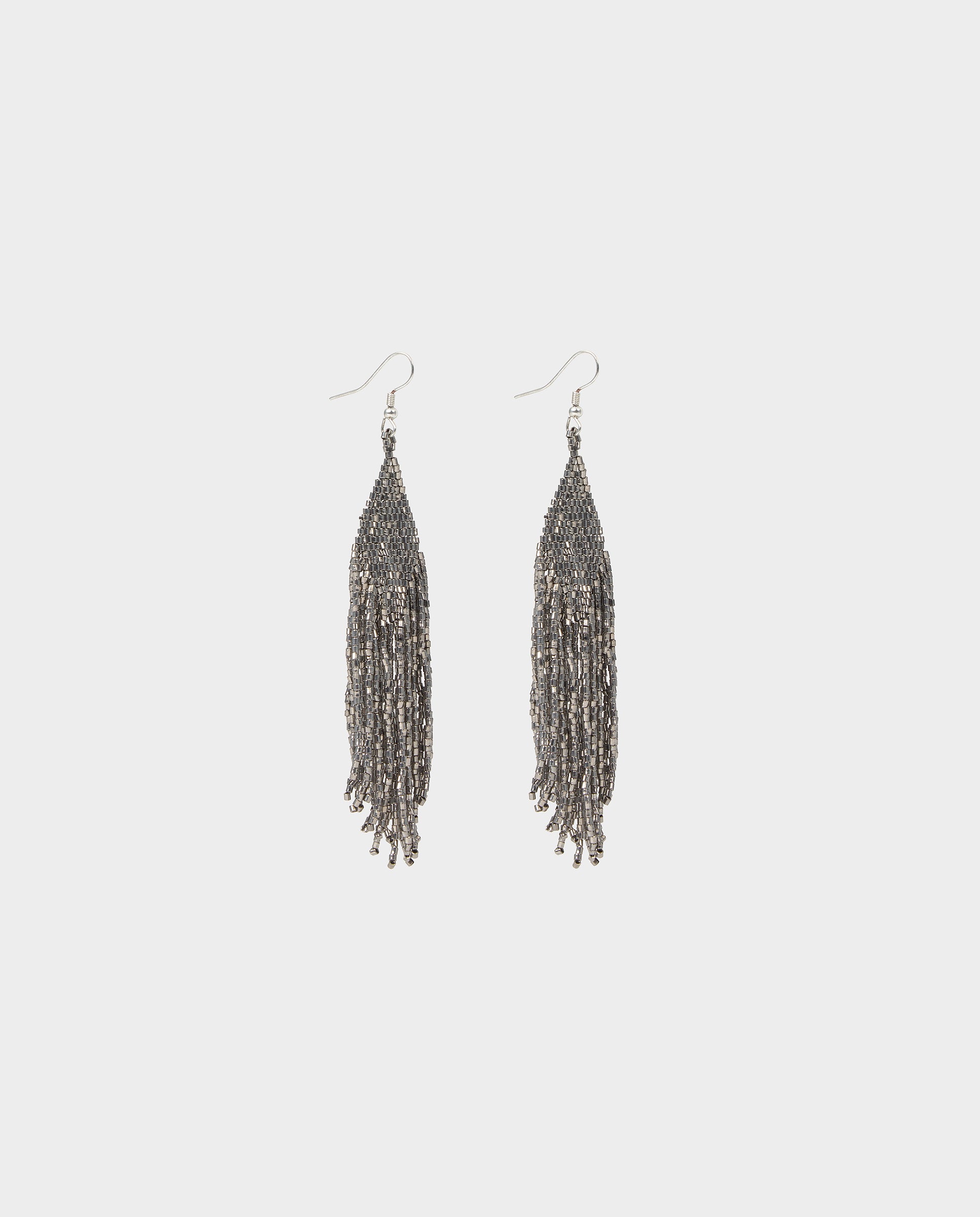 Imagen 4 de Pendientes largos flecos - Brownie - Gris Gris