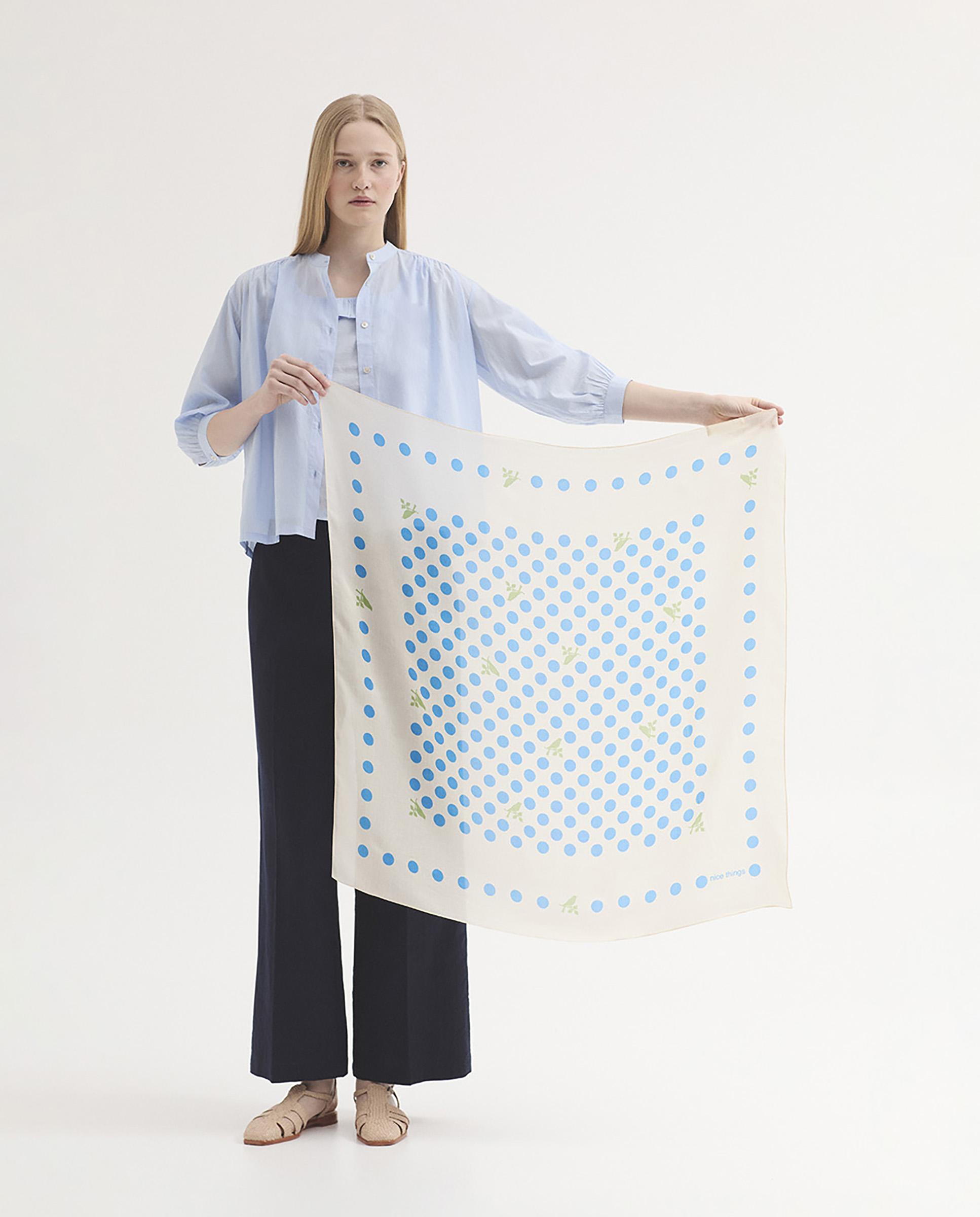 Pañuelo de mujer con lunares - Nice Things - Azul Azul-3