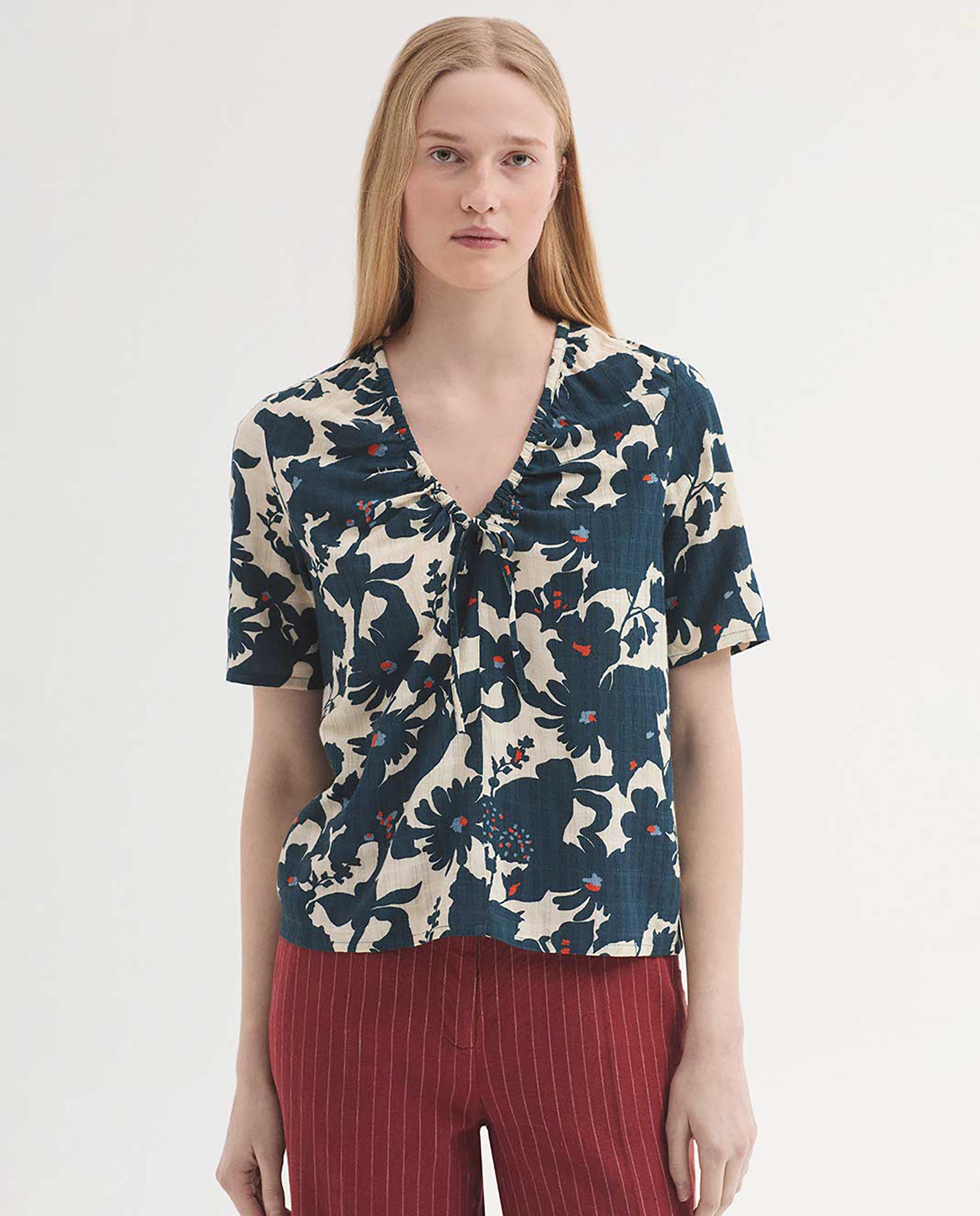 Nice Things - Top de mujer de manga corta con estampado de flores.