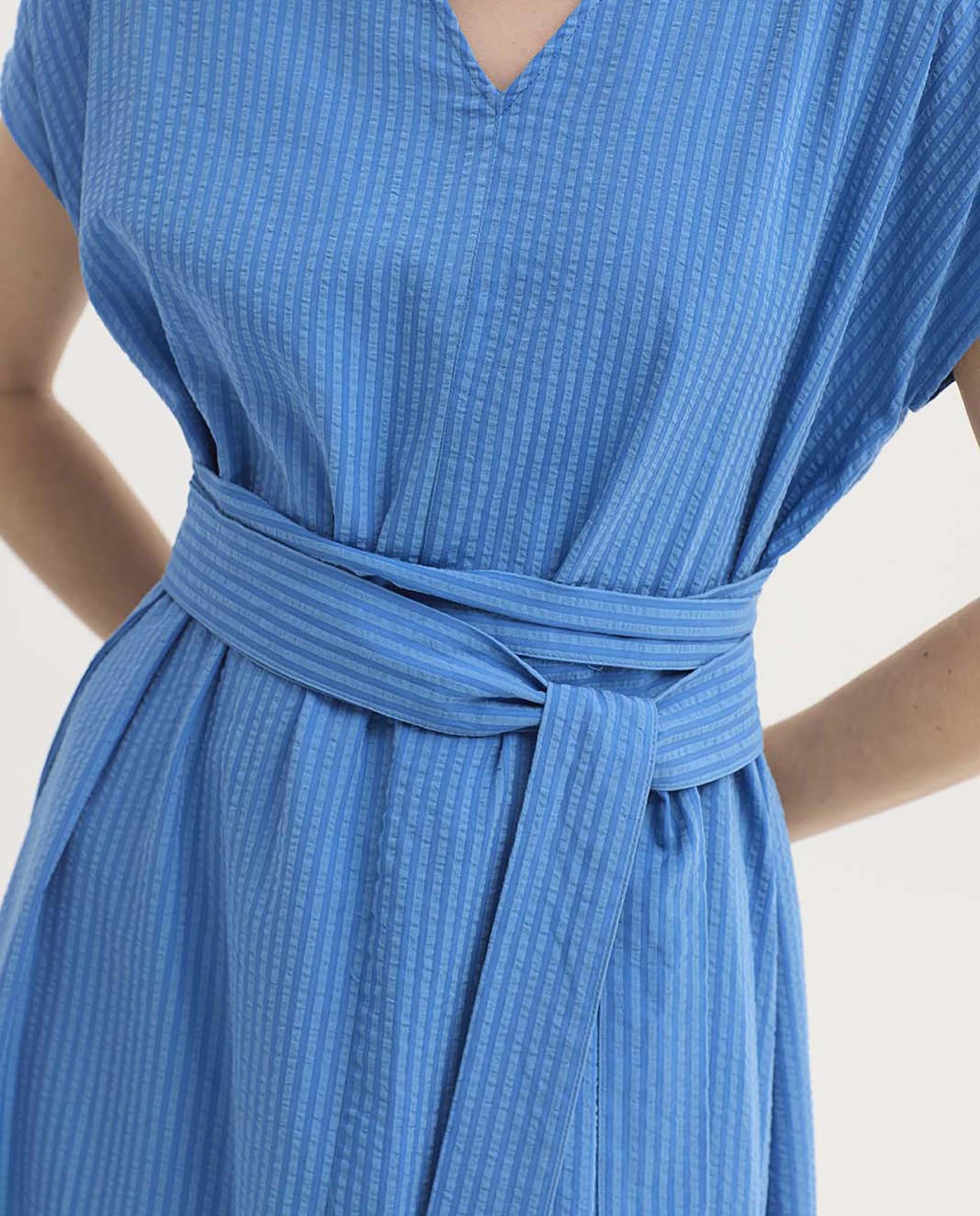 Vestido midi con escote de pico y tiras en la cintura - Nice Things - Azul Azul-3