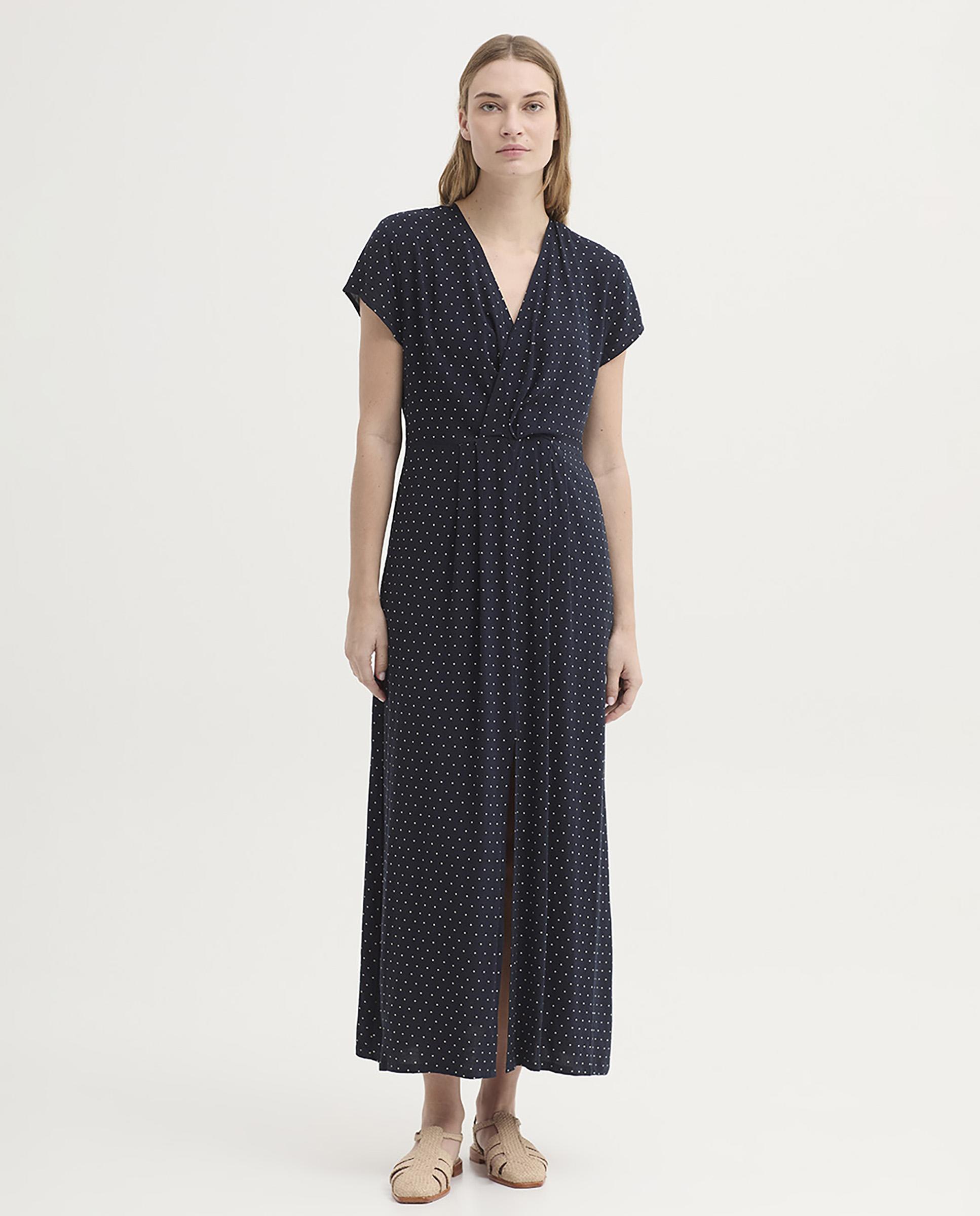 Nice Things - Vestido largo con lunares y escote de pico.