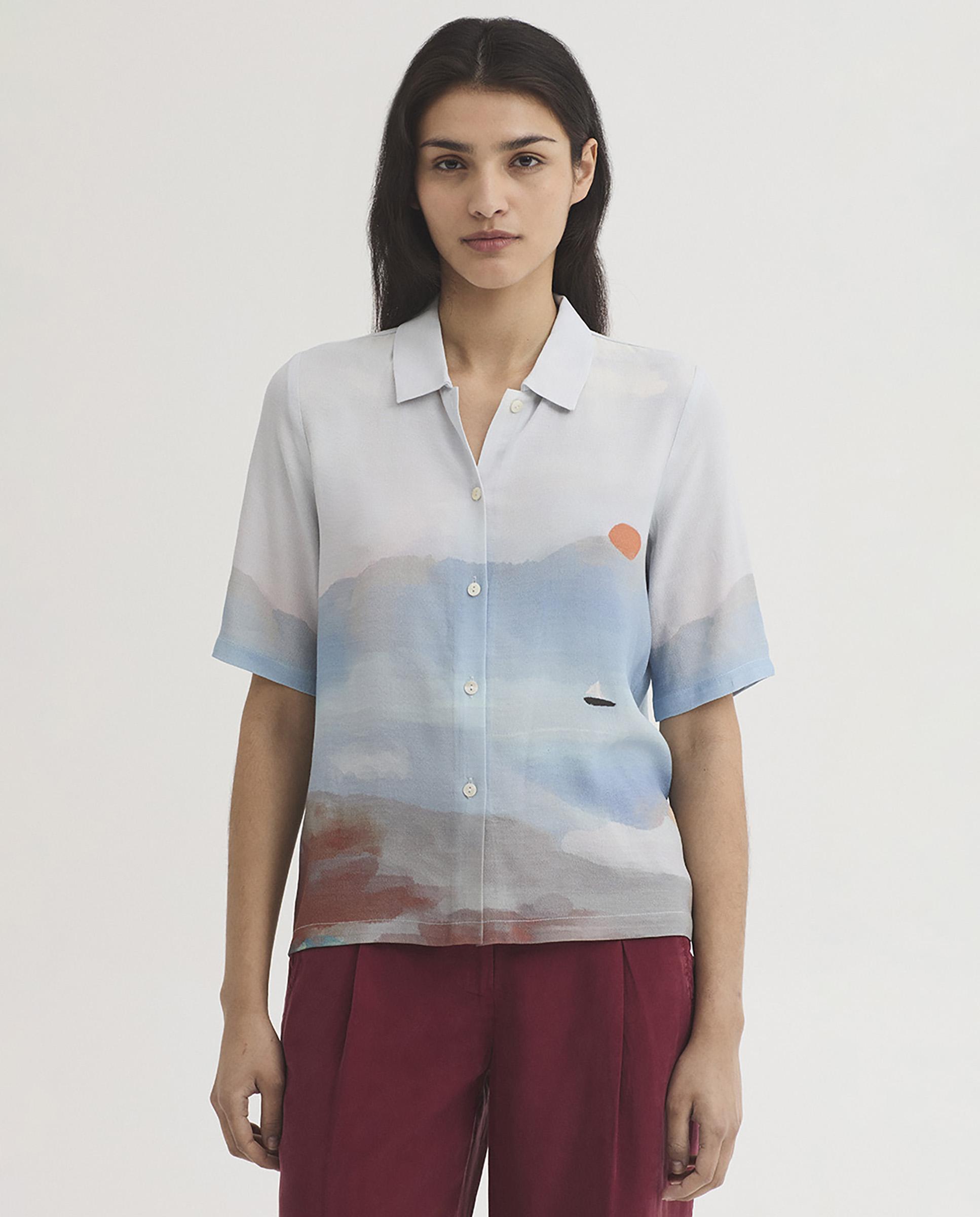 Nice Things - Camisa de mujer de manga corta estampada.