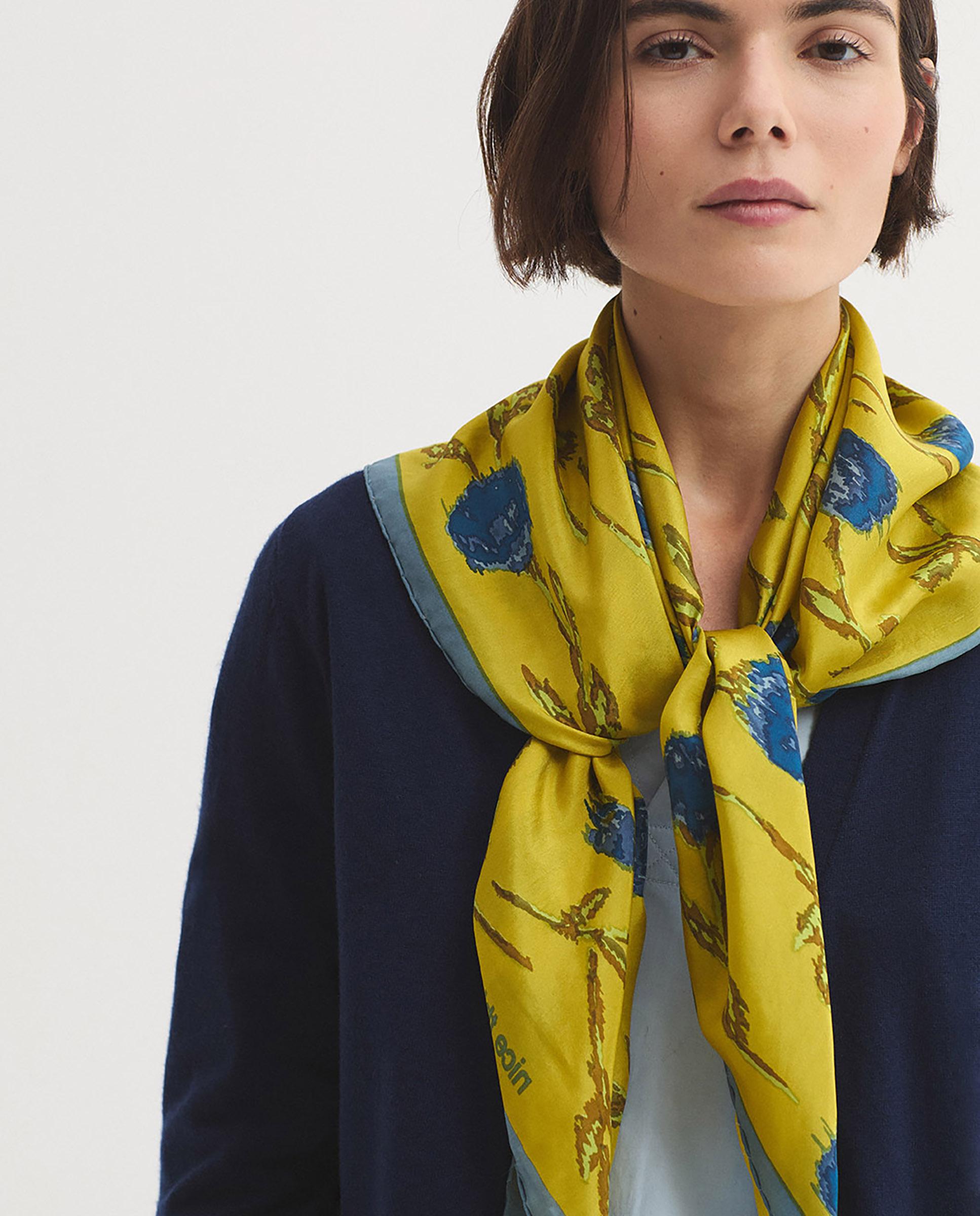 Imagen 2 de Pañuelo de mujer 100% seda con estampado de flores - Nice Things - Amarillo Amarillo