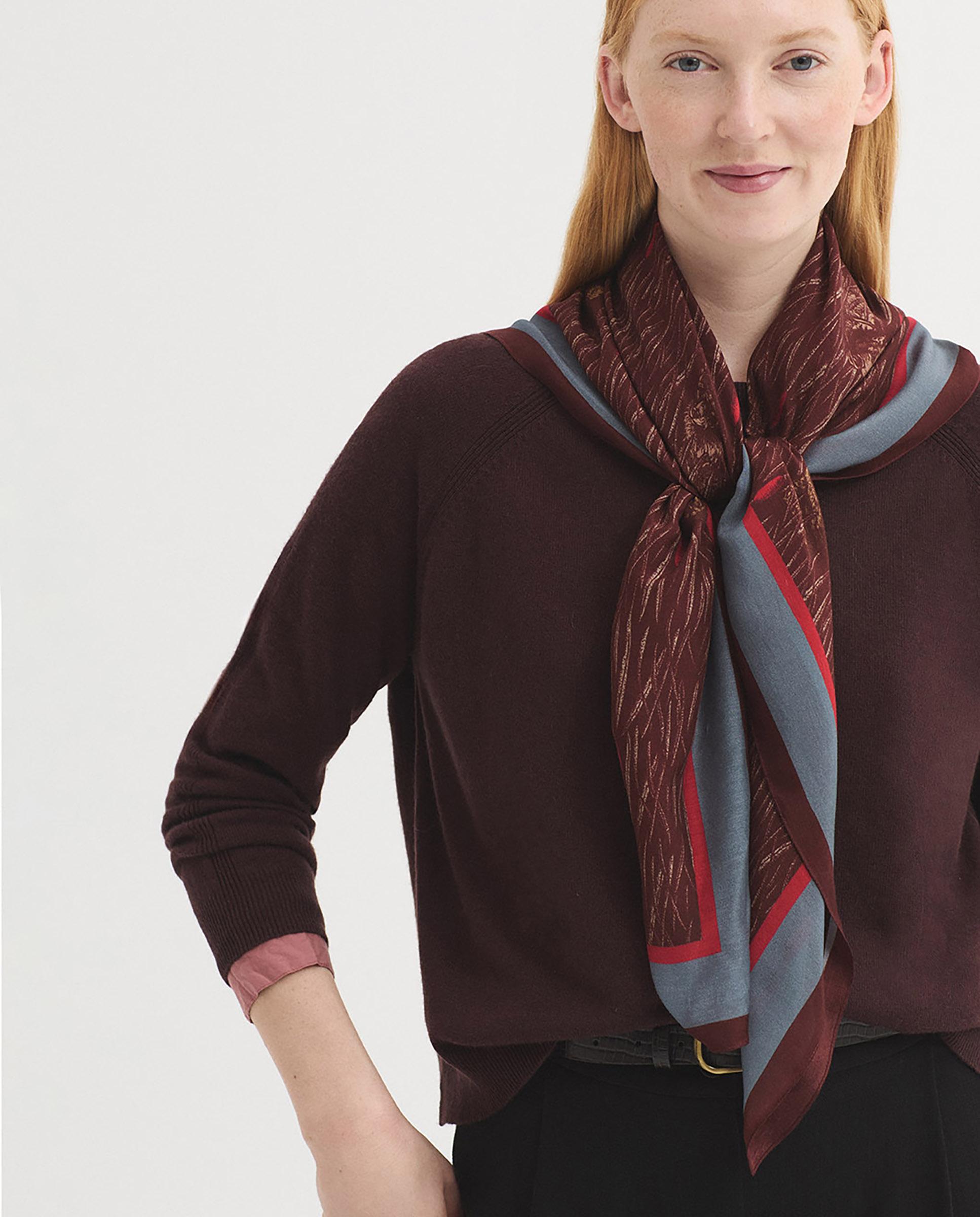 Imagen 4 de Pañuelo de mujer con estampado de lobos - Nice Things - Burdeos Burdeos