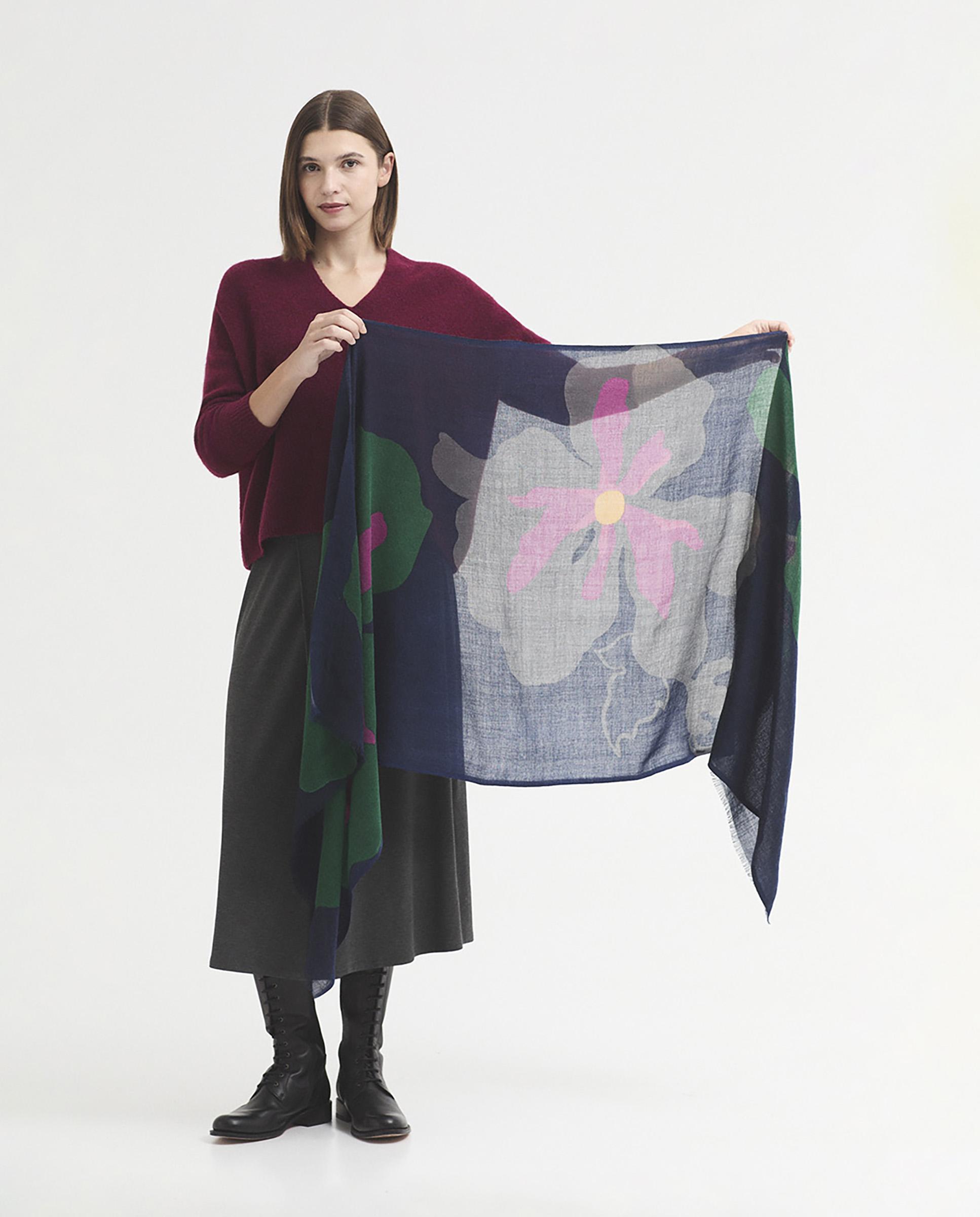 Fular de mujer 100% lana con estampado de flores llamativas - Nice Things - Azul marino Azul marino-2