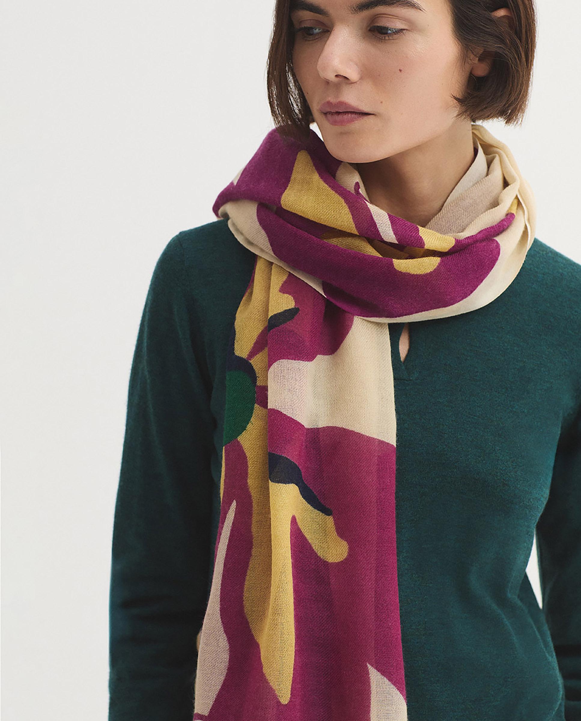 Imagen 4 de Fular de mujer 100% lana con estampado de flores - Nice Things - Crudo Crudo
