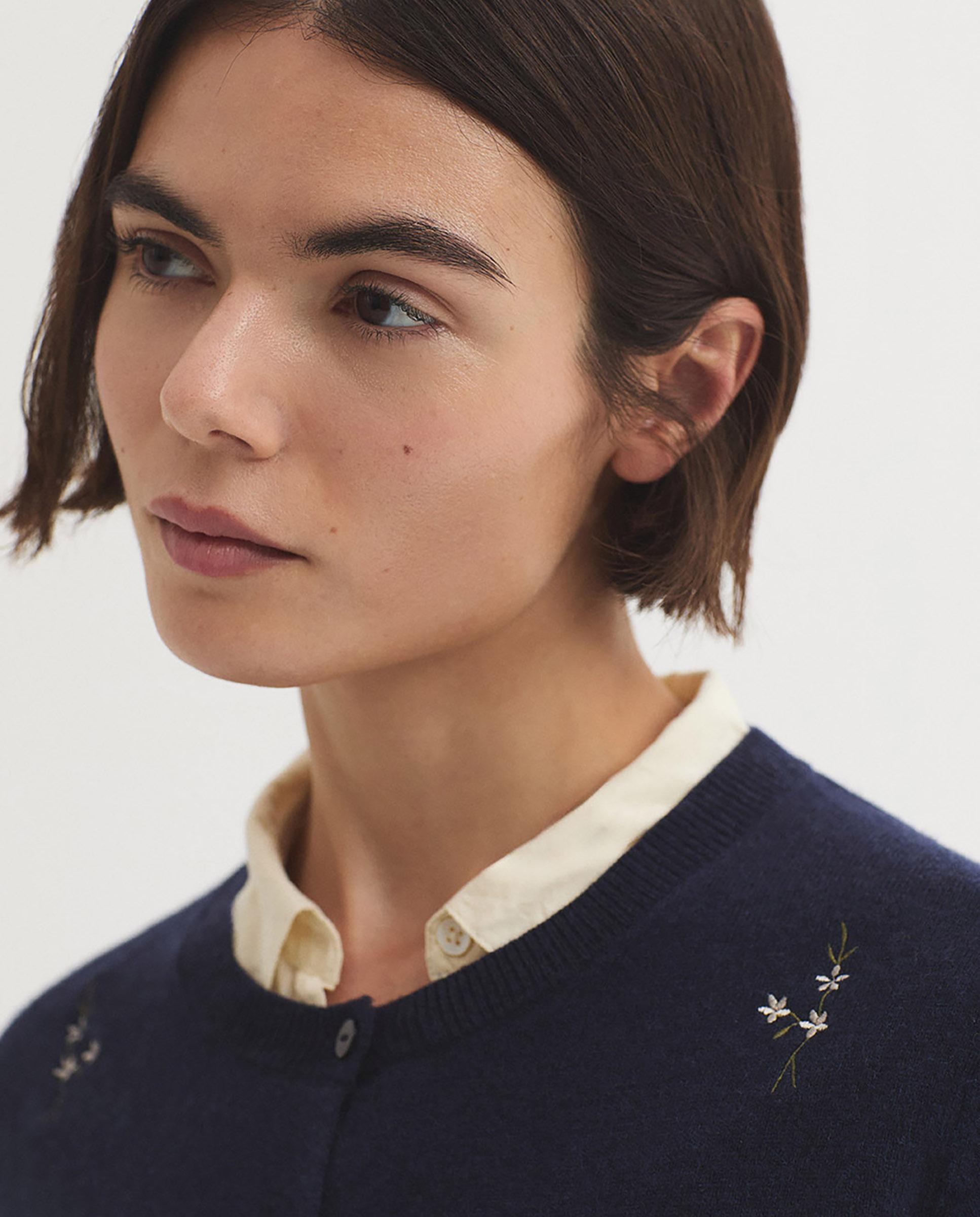 Imagen 3 de Cárdigan de mujer con cuello redondo y bordados de flores - Nice Things - Azul marino Azul marino
