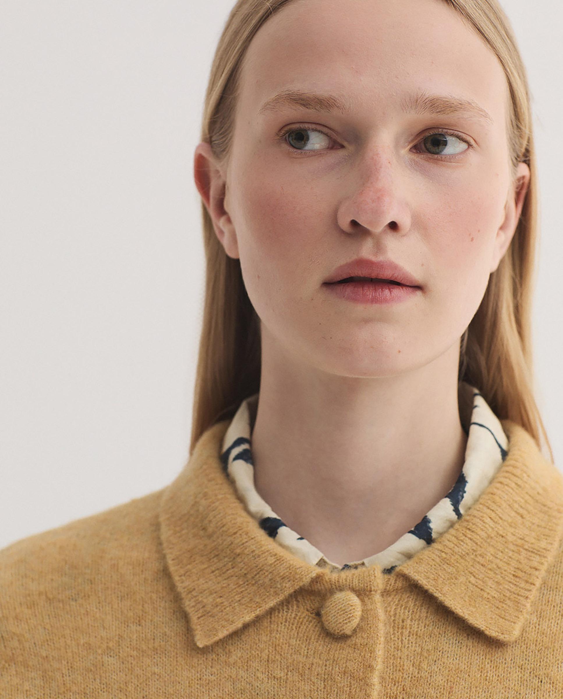 Jersey de punto de mujer con cuello camisero y bolsillos - Nice Things - Amarillo Amarillo-2