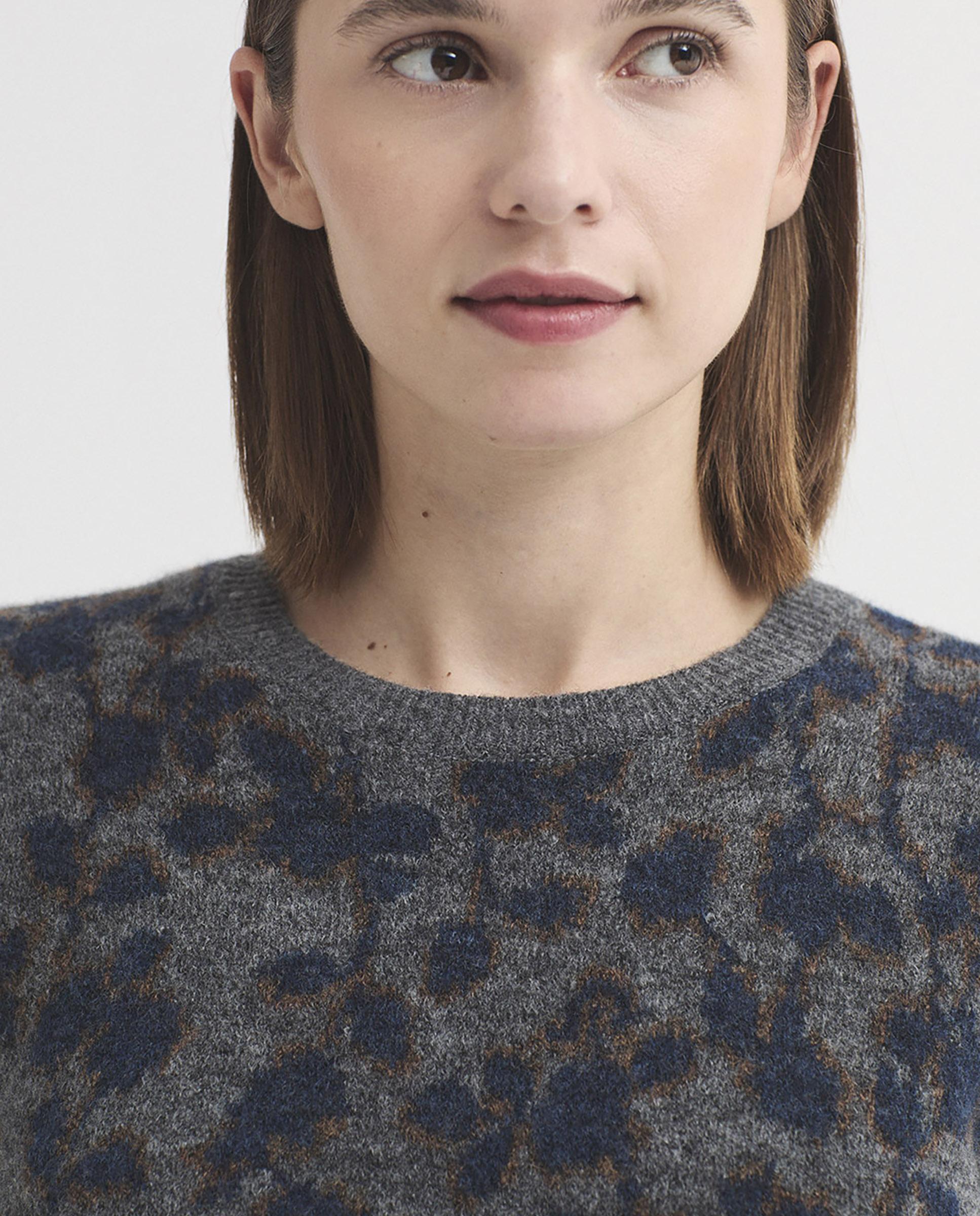 Jersey de mujer con jacquard de flores y cuello redondo - Nice Things - Gris Gris-2