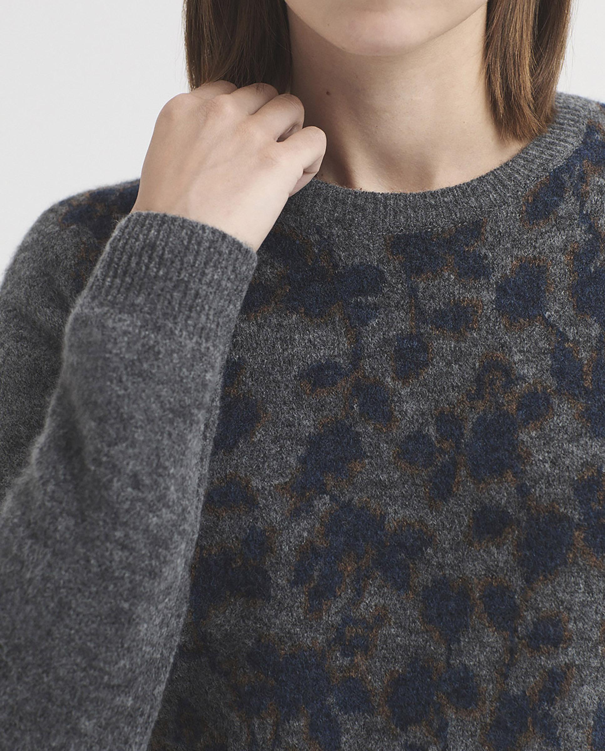 Jersey de mujer con jacquard de flores y cuello redondo - Nice Things - Gris Gris-3