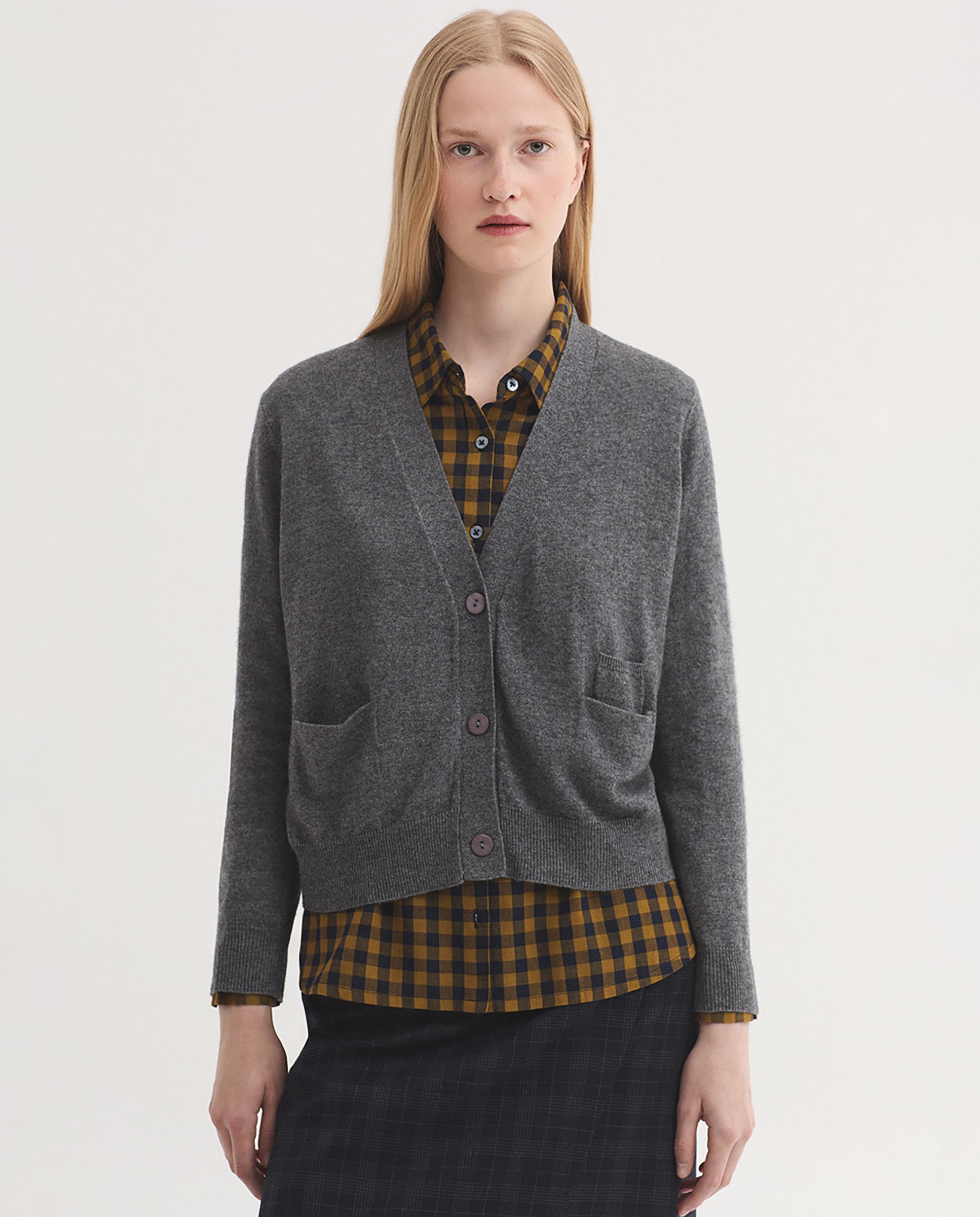 Jersey de punto de mujer con escote de pico y bolsillos - Nice Things - Gris Gris-1