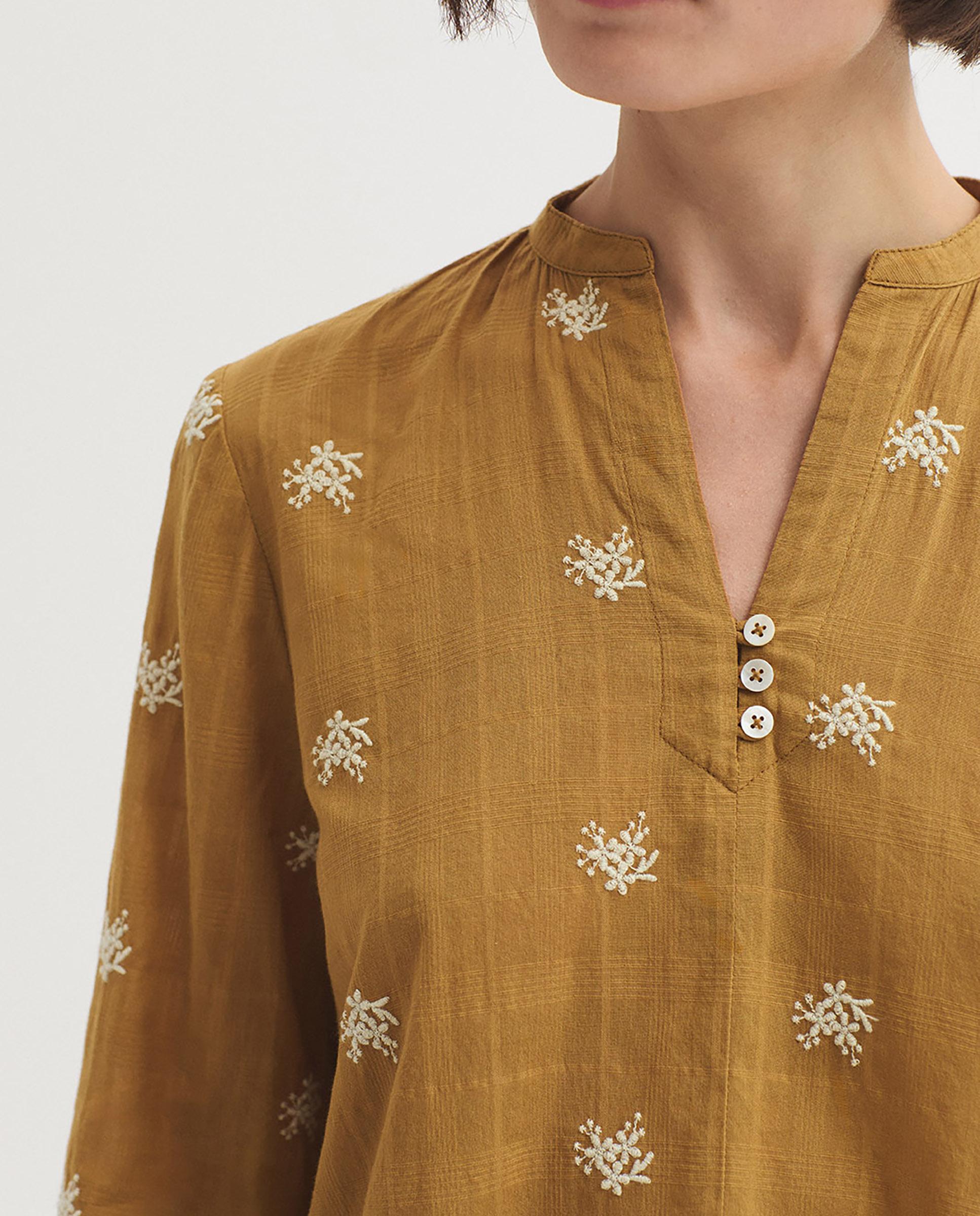 Imagen 3 de Blusa de mujer 100% algodón con flores bordadas - Nice Things - Mostaza Mostaza