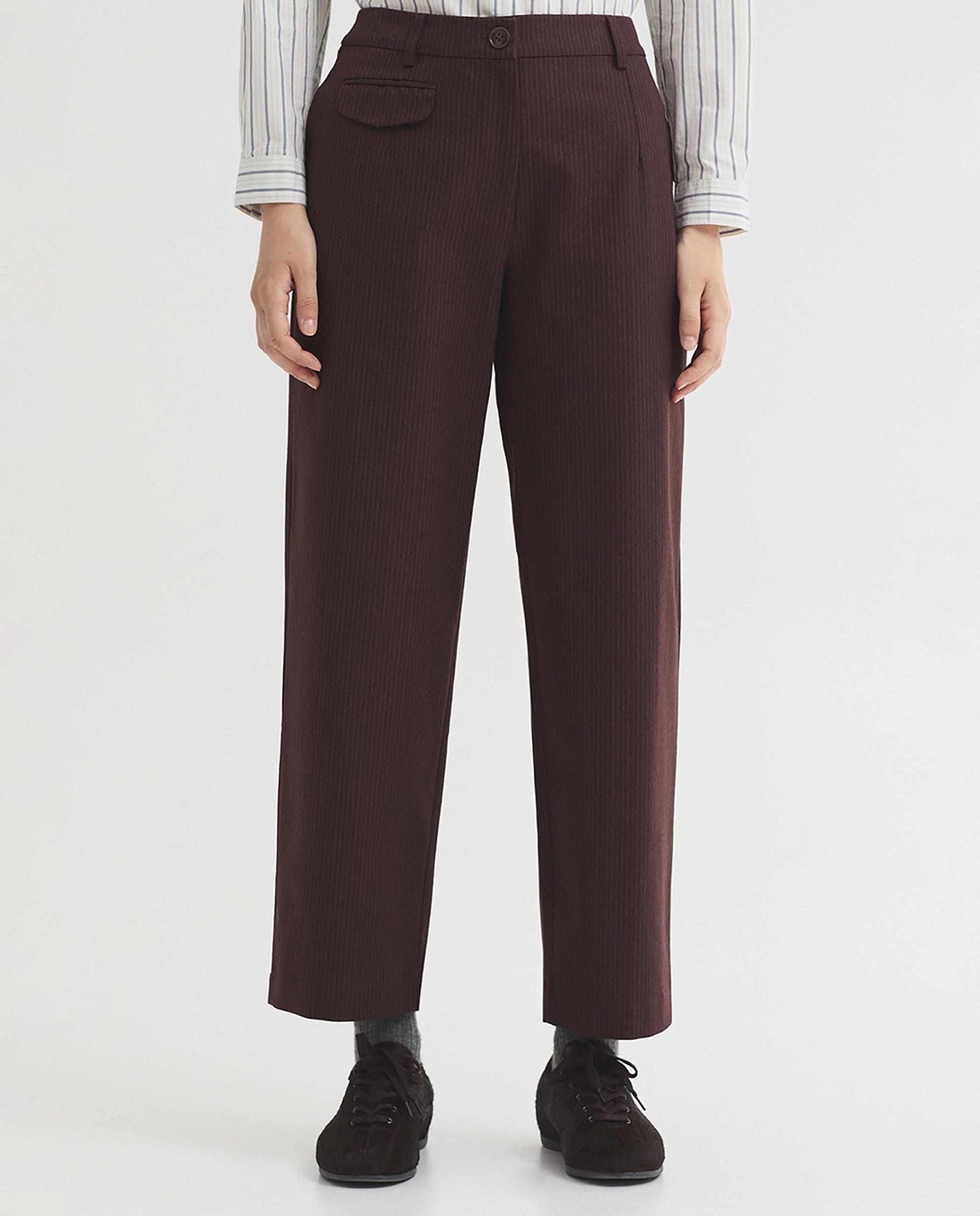 Pantalones rectos de mujer con raya diplomática y bolsillos - Nice Things - Burdeos Burdeos-1