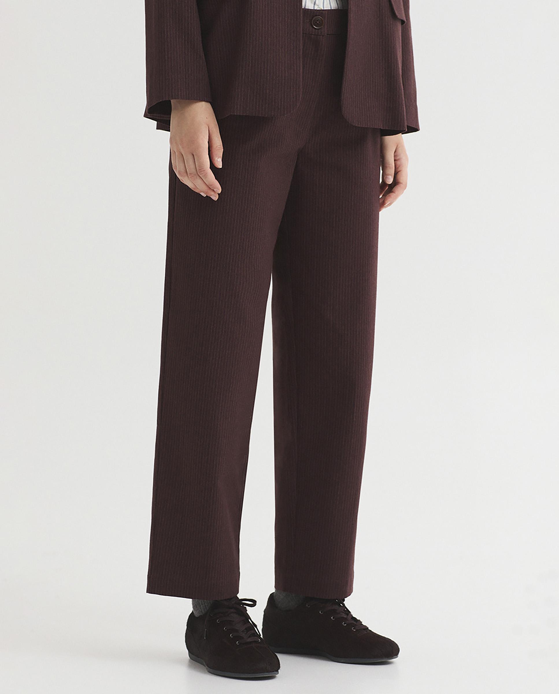 Pantalones rectos de mujer con raya diplomática y bolsillos - Nice Things - Burdeos Burdeos-5