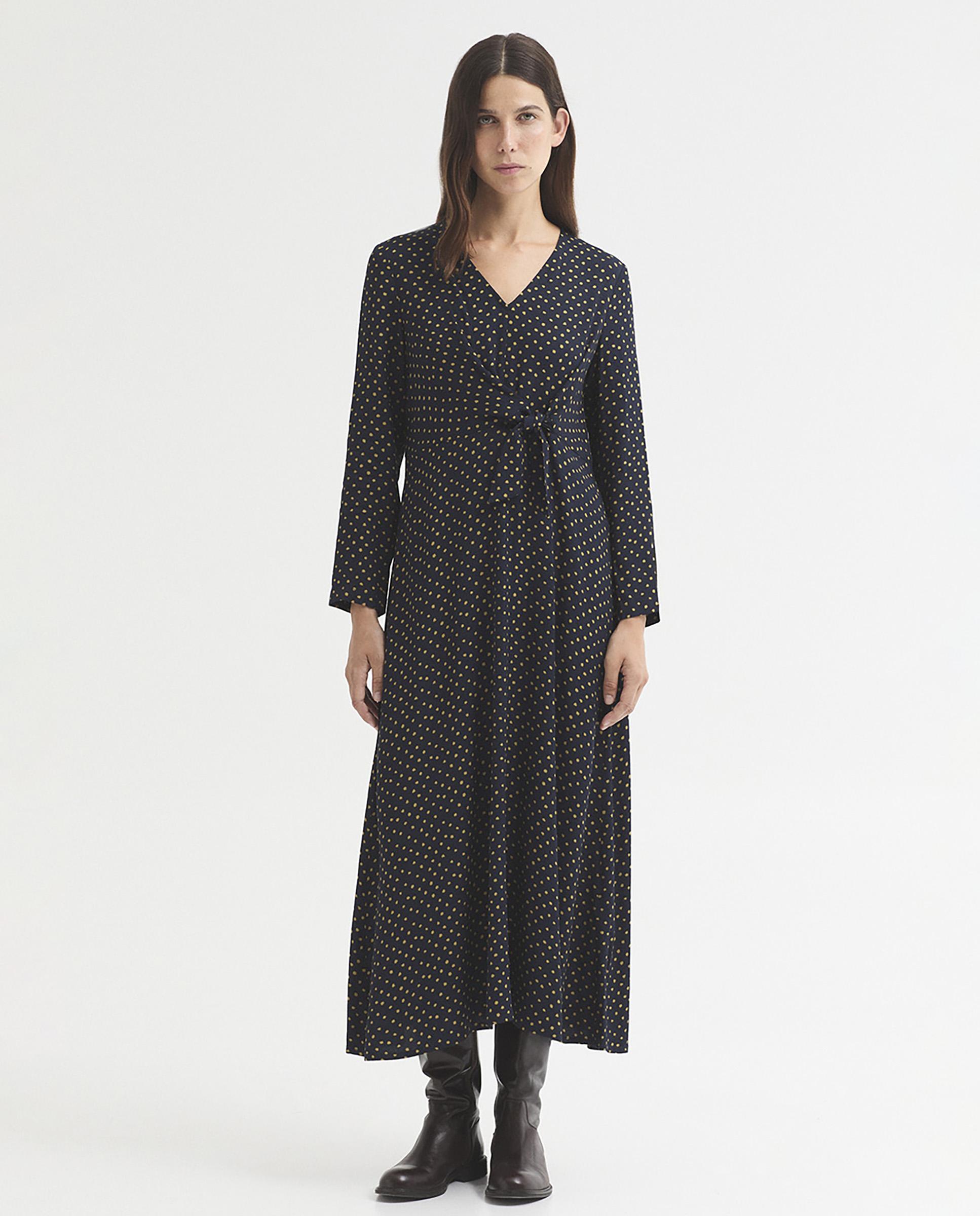 Imagen 0 de Vestido midi en crepé con escote de pico Azul marino