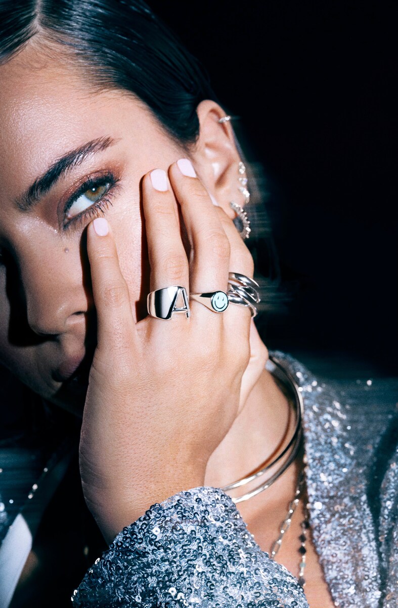 Anillo Personalizado Letter Signet de aleación de metales bañado en rodio Letra H Plateado-4