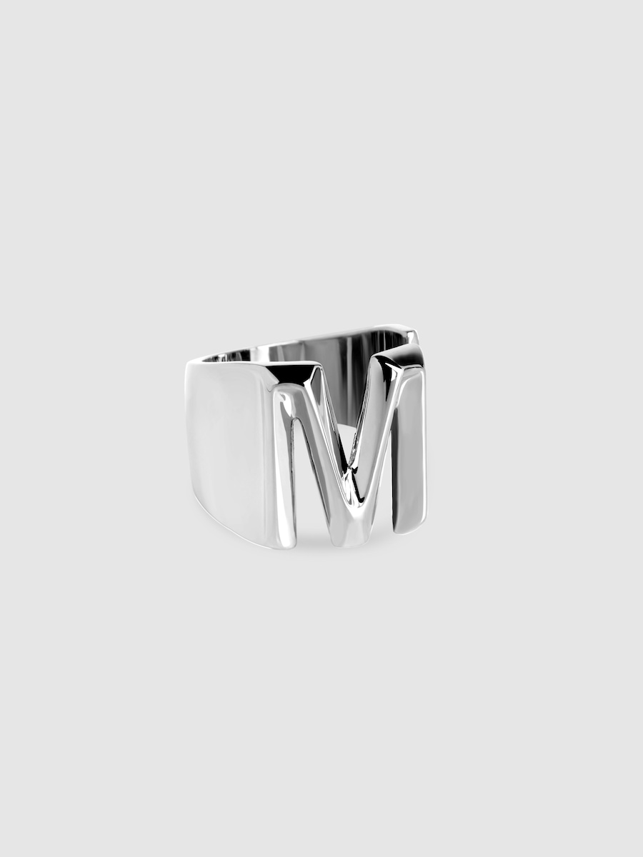 Anillo personalizado Letter Signet de aleación de metales bañado en rodio letra M Plateado-1