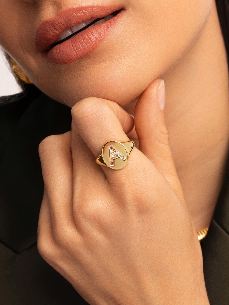 Anillo Personalizado Signet Letter Colors de aleación de metales bañado en oro letra E Multicolor-2