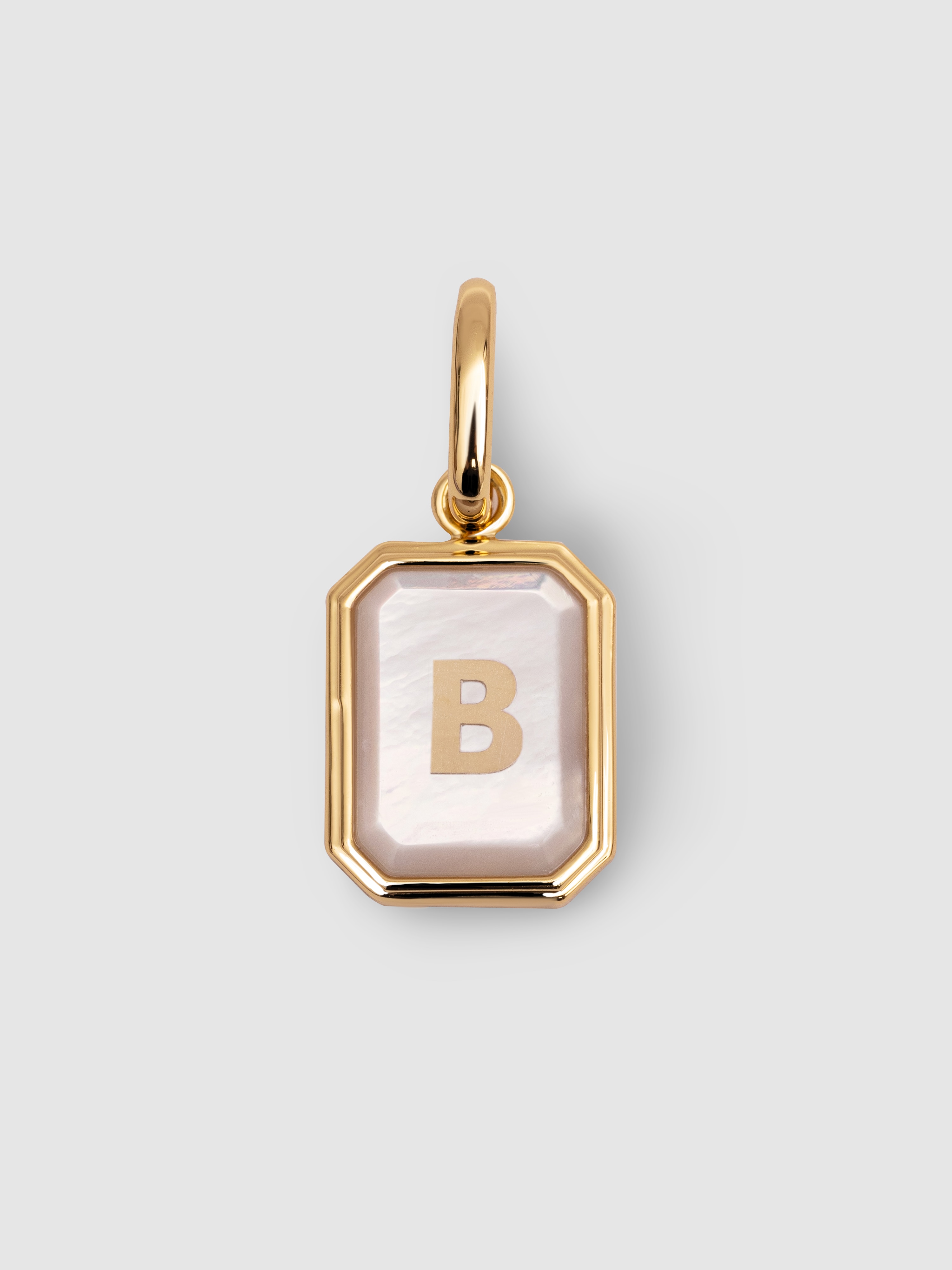 Charm personalizado letter nácar de aleación de metales bañado en oro - Singularu - b - Blanco Blanco-1