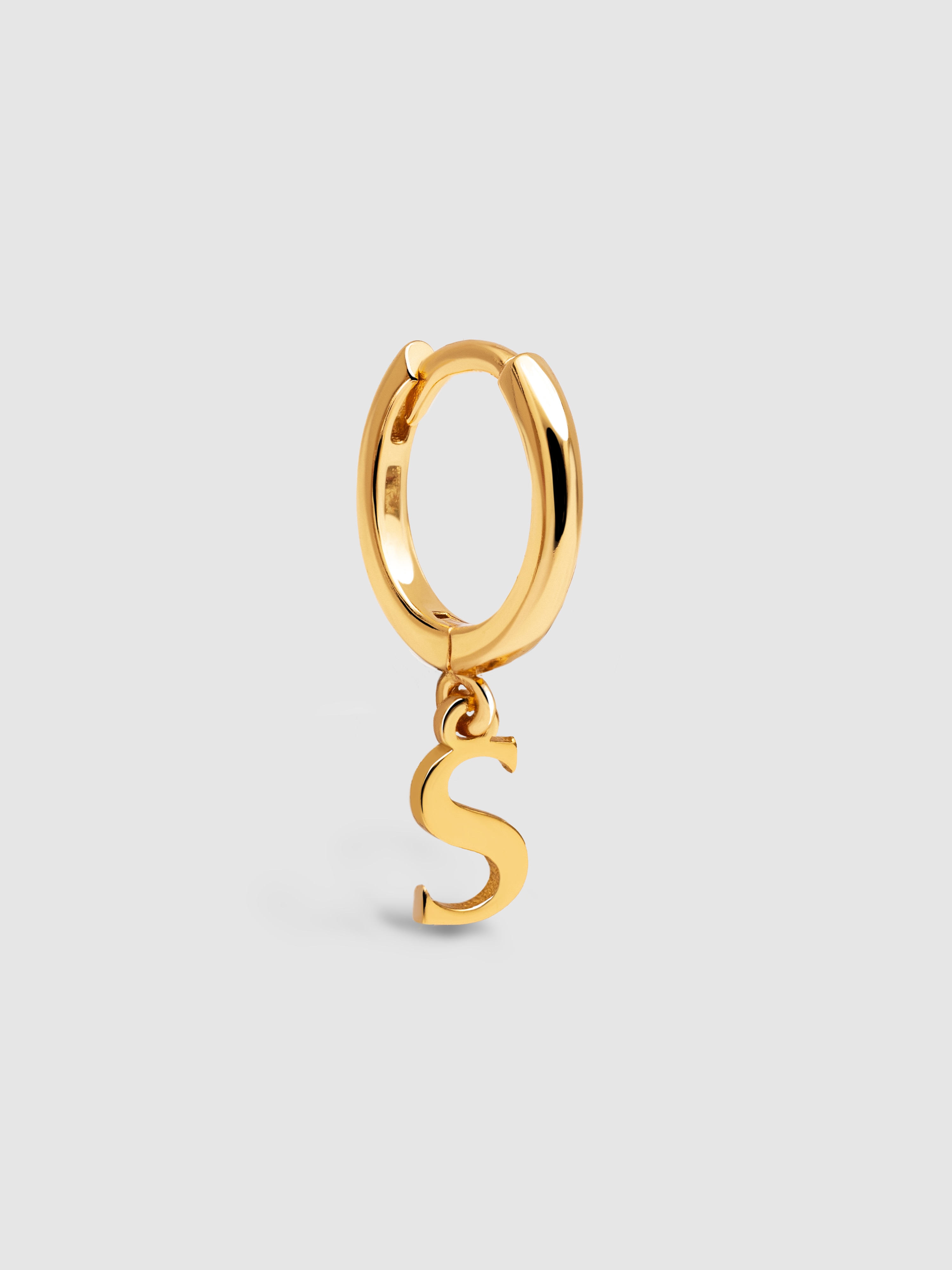 Imagen 1 de Pendiente individual aro letter de plata bañado en oro letra s - Dorado Dorado