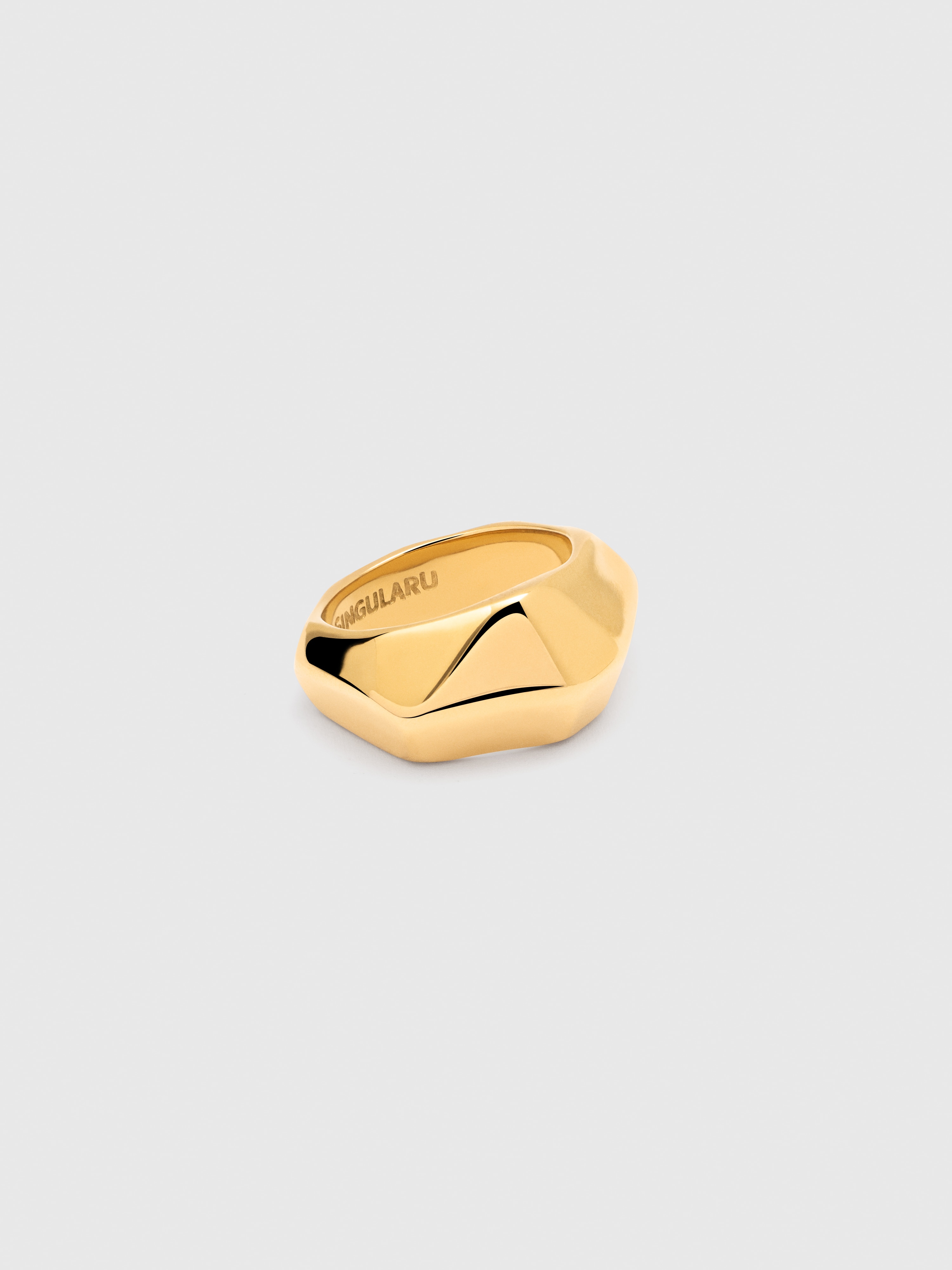 Imagen 0 de Anillo tipo sello tempo de acero bañado en oro Dorado