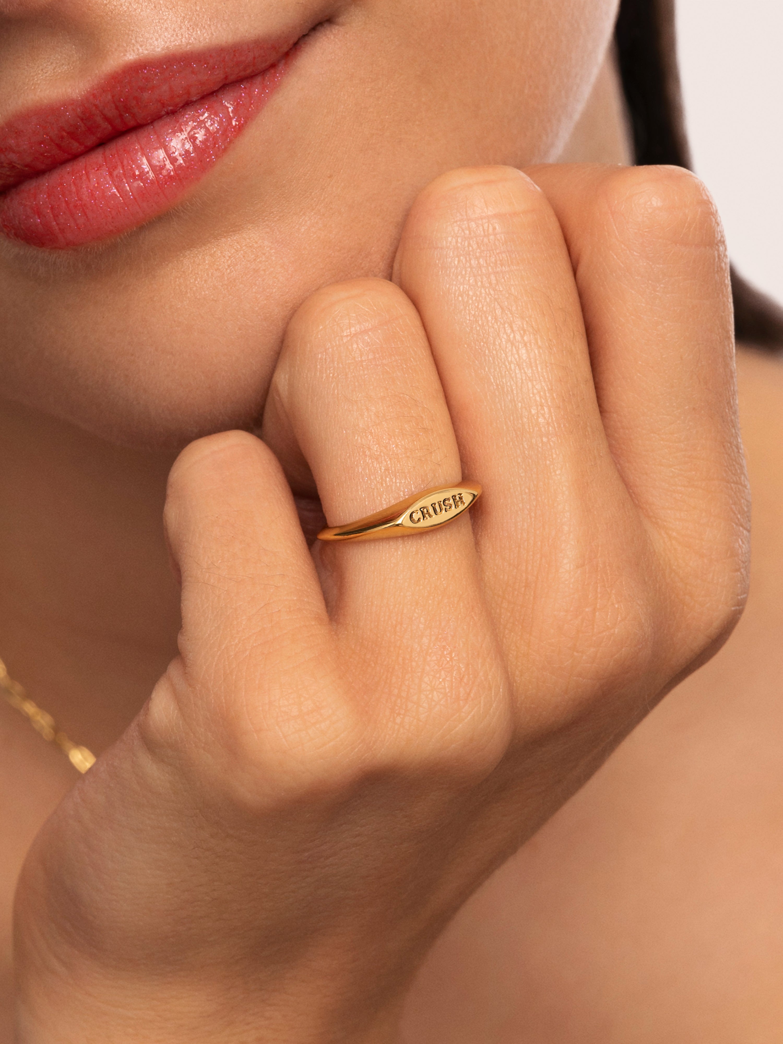 Anillo tipo sello crush de aleación de metales bañado en oro - Singularu - Dorado Dorado-3