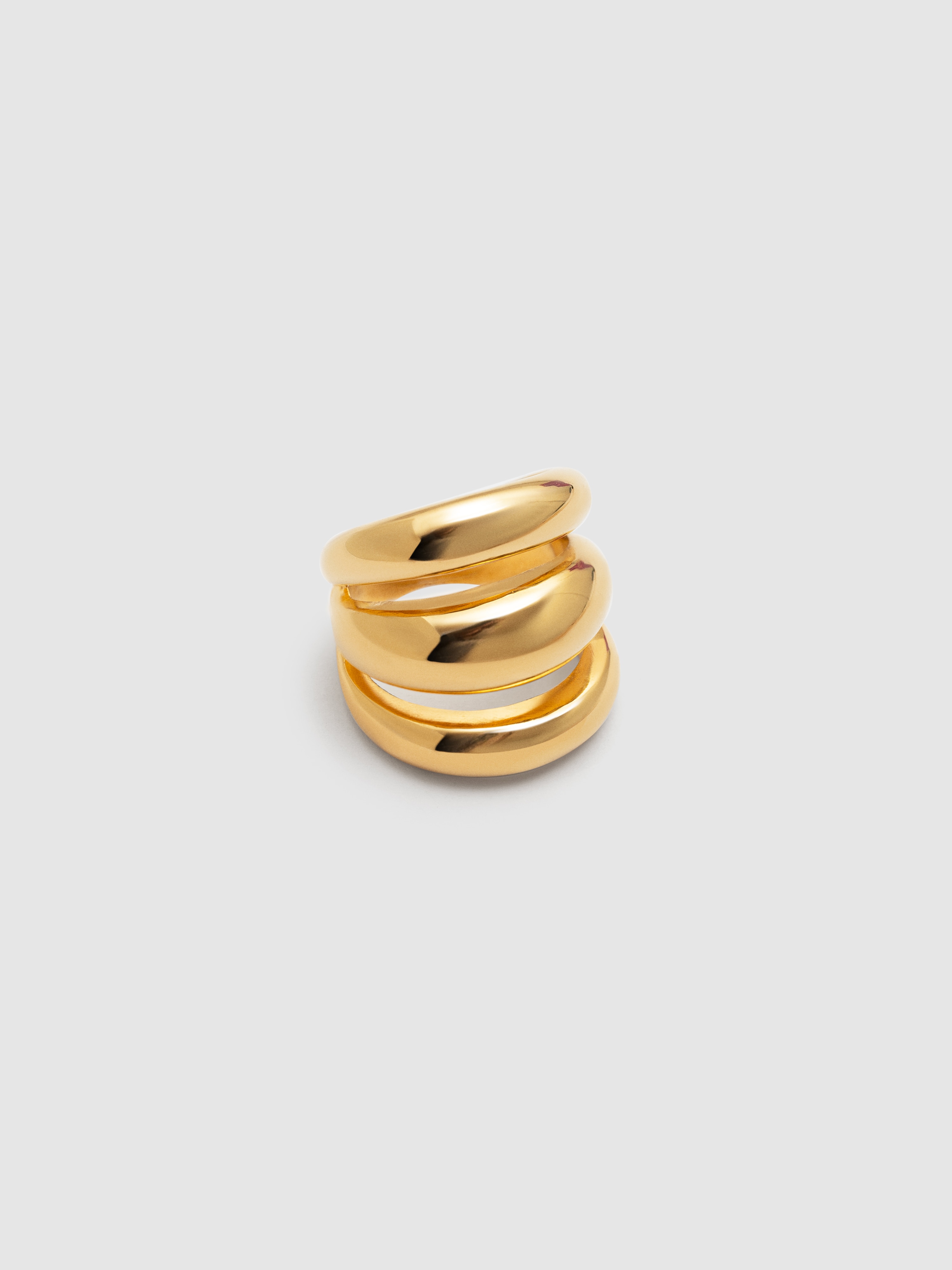 Imagen 0 de Anillo tipo sello dune aire de acero bañado en oro Dorado